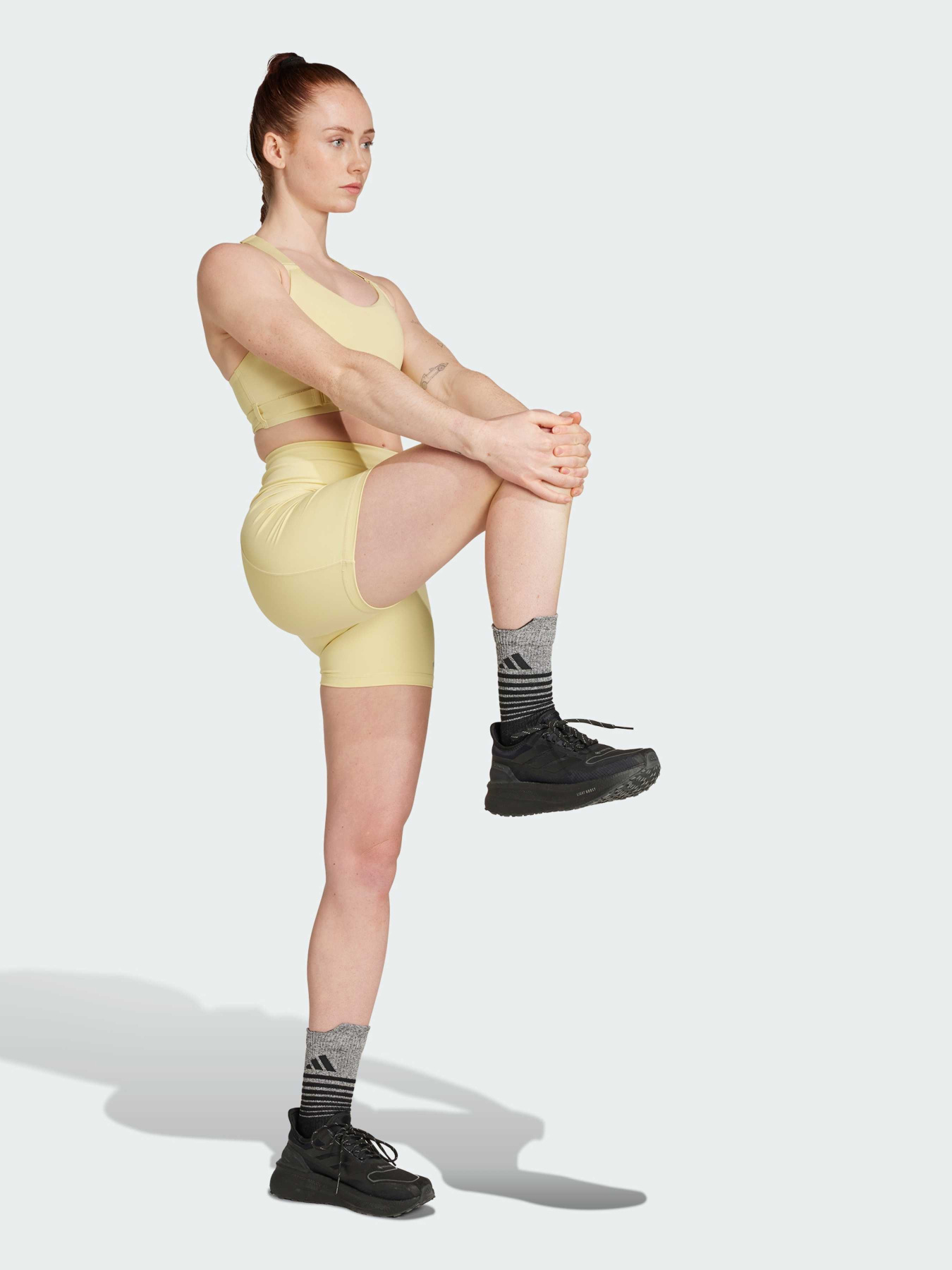 Спортивний топ Adidas модель JI7980 Фото