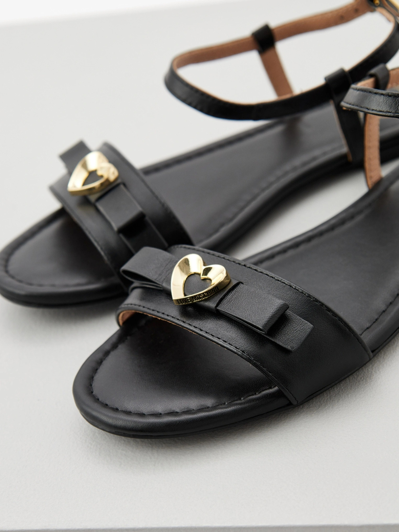 Сандалии Moschino модель JA16161G0MIE0000 Фото