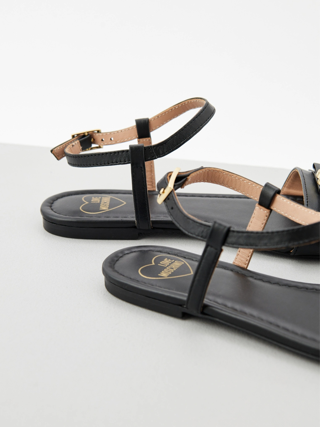 Сандалии Moschino модель JA16161G0MIE0000 Фото