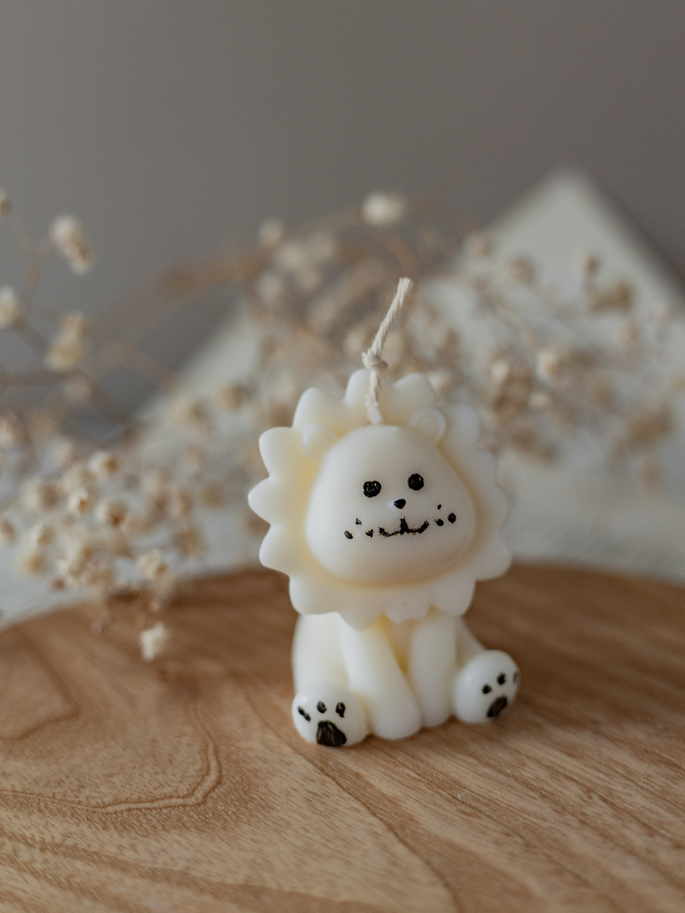 Ароматическая свеча "Львёнок Симба" | Оливковый воск | Ручная работа | Аромат Черничный чизкейк Candle Design модель 140.2018 Фото