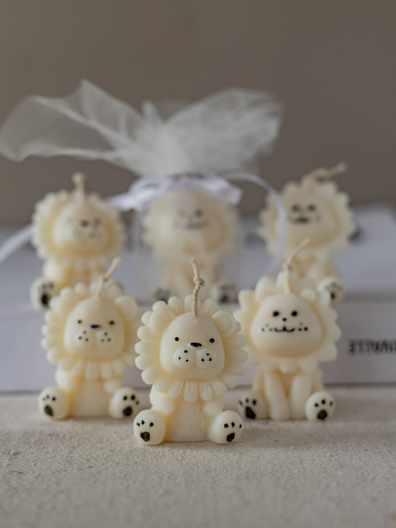 Ароматична свічка "Левеня Сімба" | Оливковий віск | Ручна робота | Аромат Чизкейк з чорницею Candle Design модель 140.2018 Фото