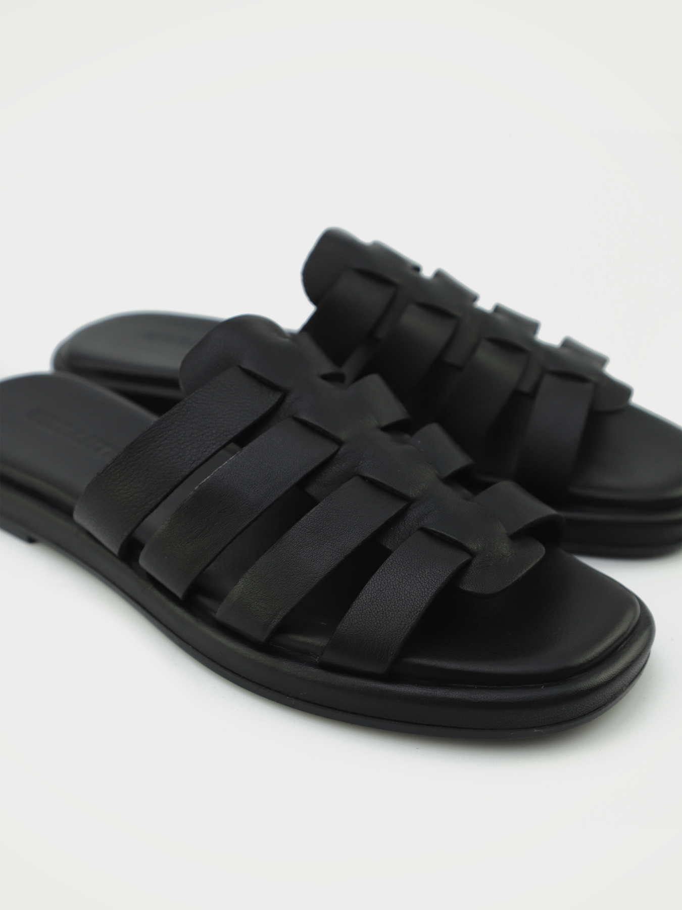 Шлёпанцы URBAN TRACE модель 024-098-1-3289-Black Фото