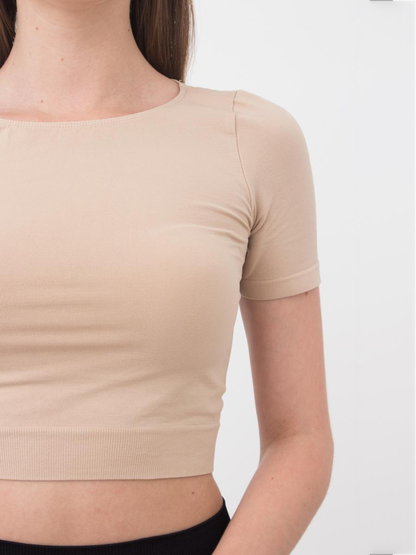 Топ Giulia crop t-Shirt модель UP-00000403 Топ Giulia crop t-Shirt модель UP-00000403 Фото