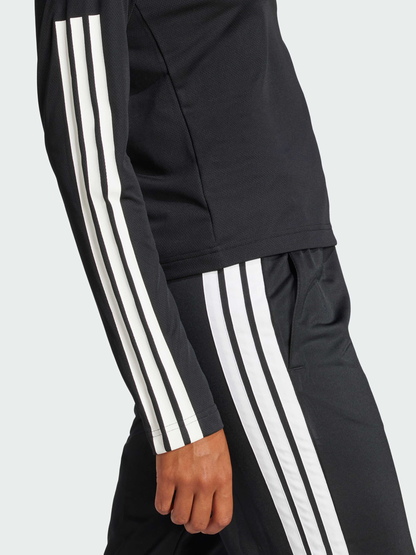 Лонгслив Adidas Tiro модель JG4085 Лонгслив Adidas Tiro модель JG4085 Фото