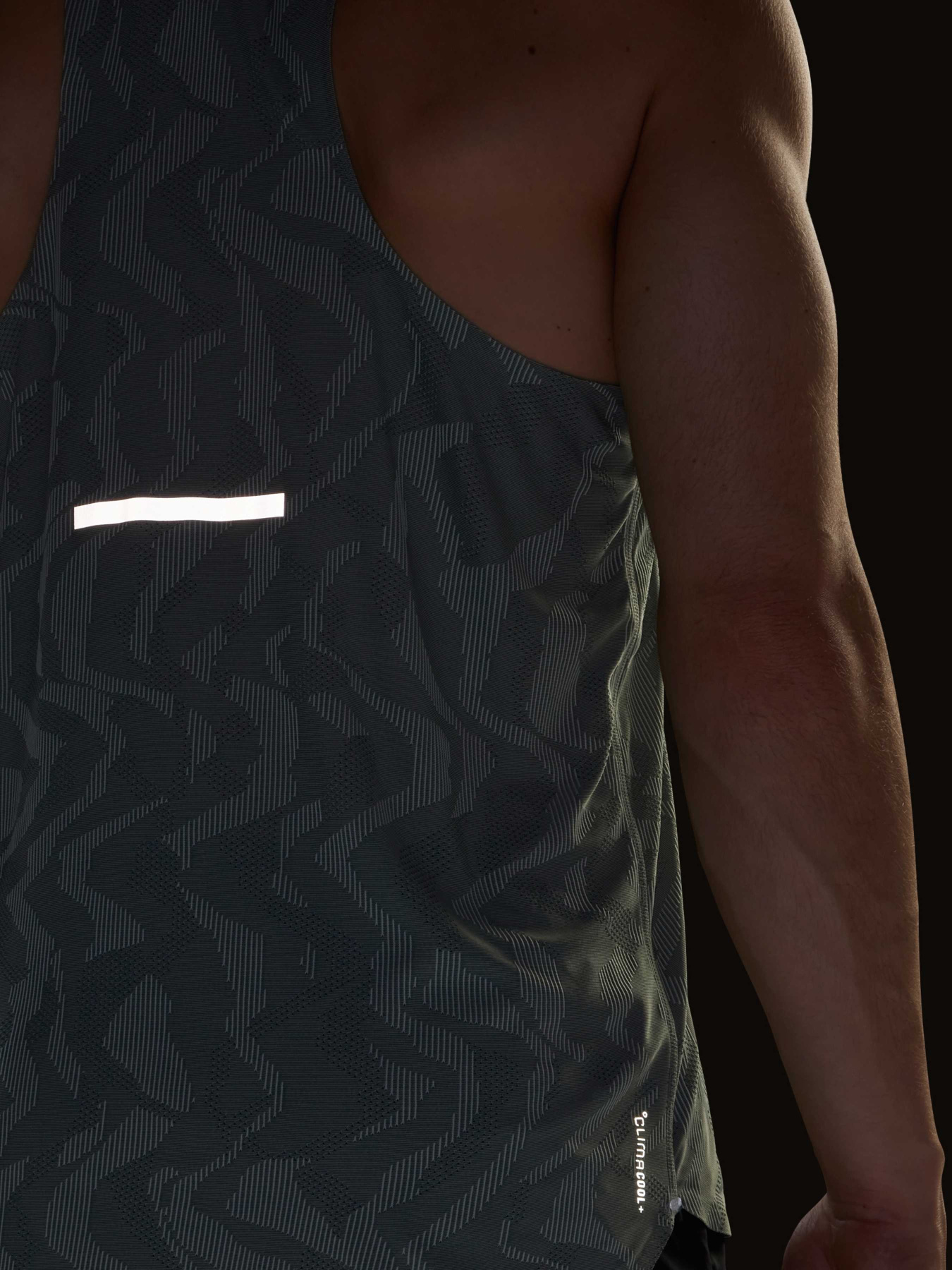 Спортивна майка Adidas модель JD7809 Фото