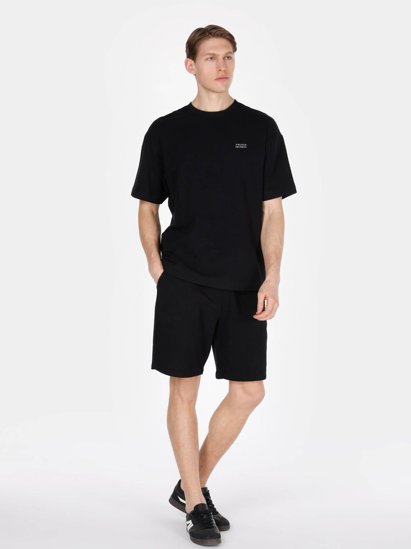 Футболки и поло Colin’s модель CL1074154_Q1.V1_BLK Фото