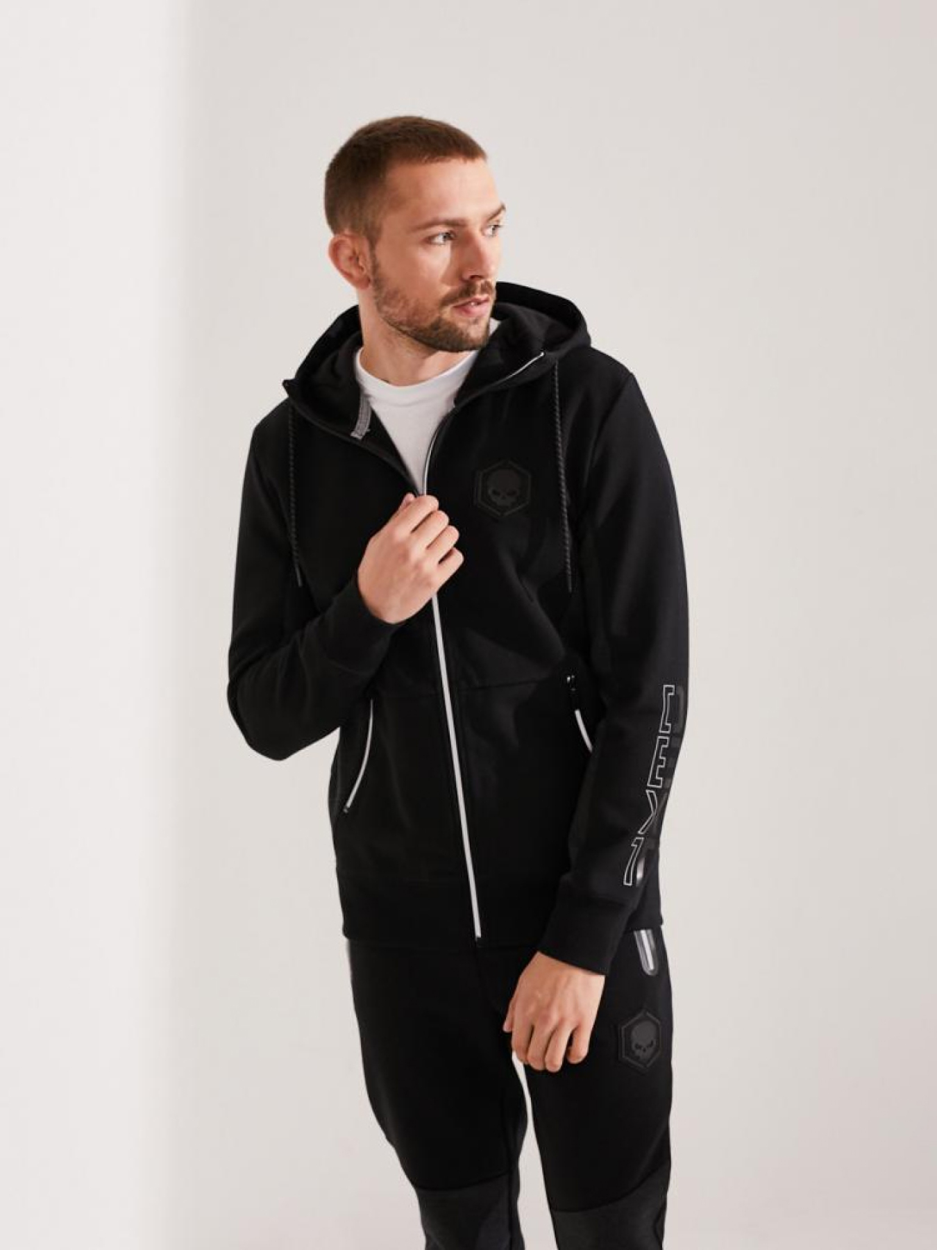 Спортивная кофта DIVERSE модель 10037681 Спортивная кофта DIVERSE модель 10037681 Фото