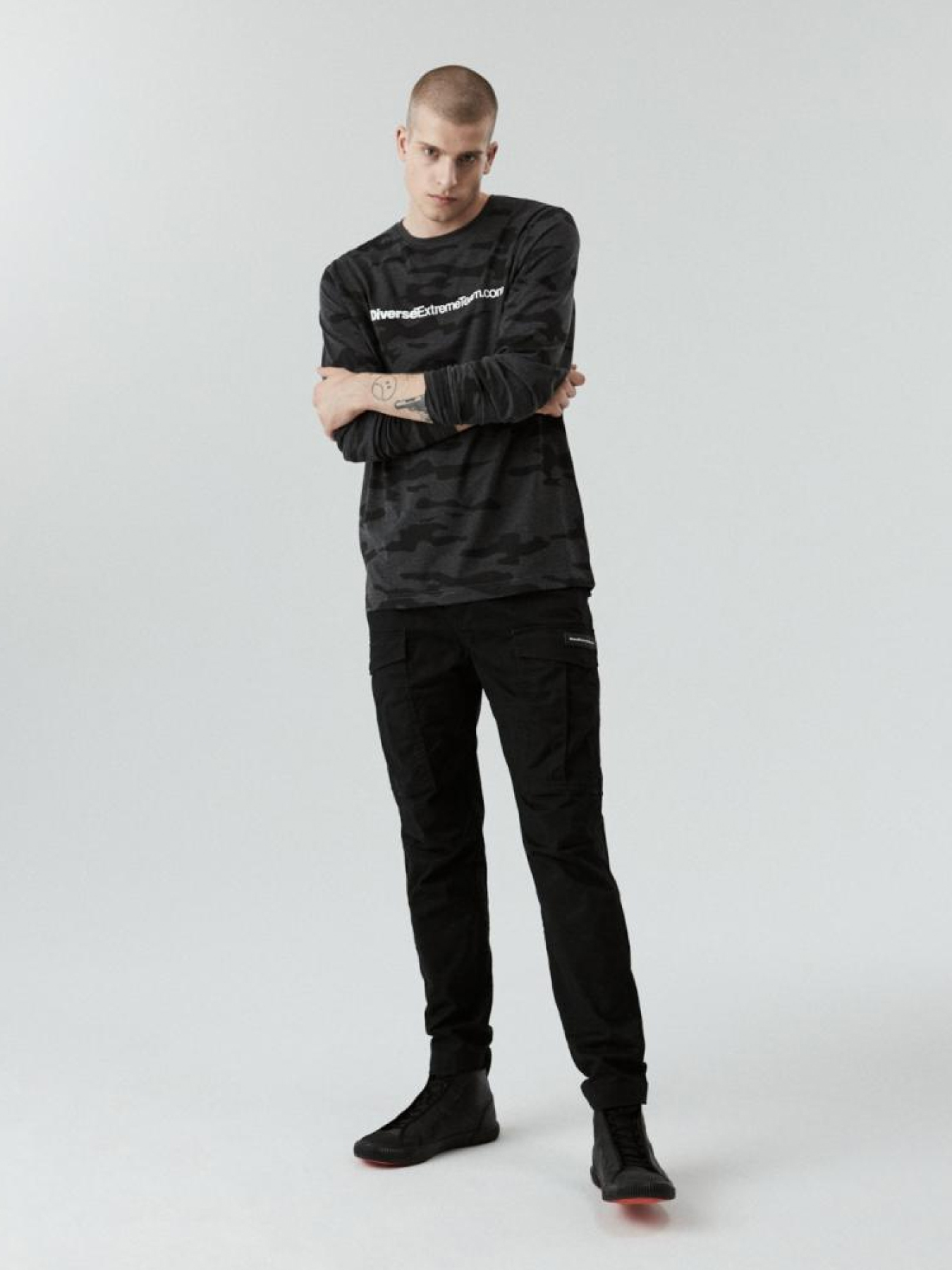 Лонгслив DIVERSE модель 10040292 Фото