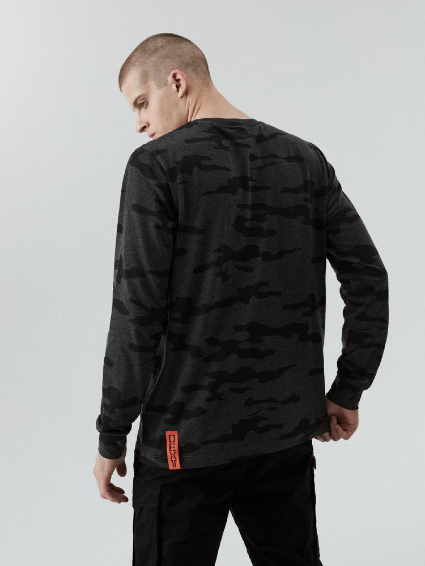 Лонгслив DIVERSE модель 10040292 Фото