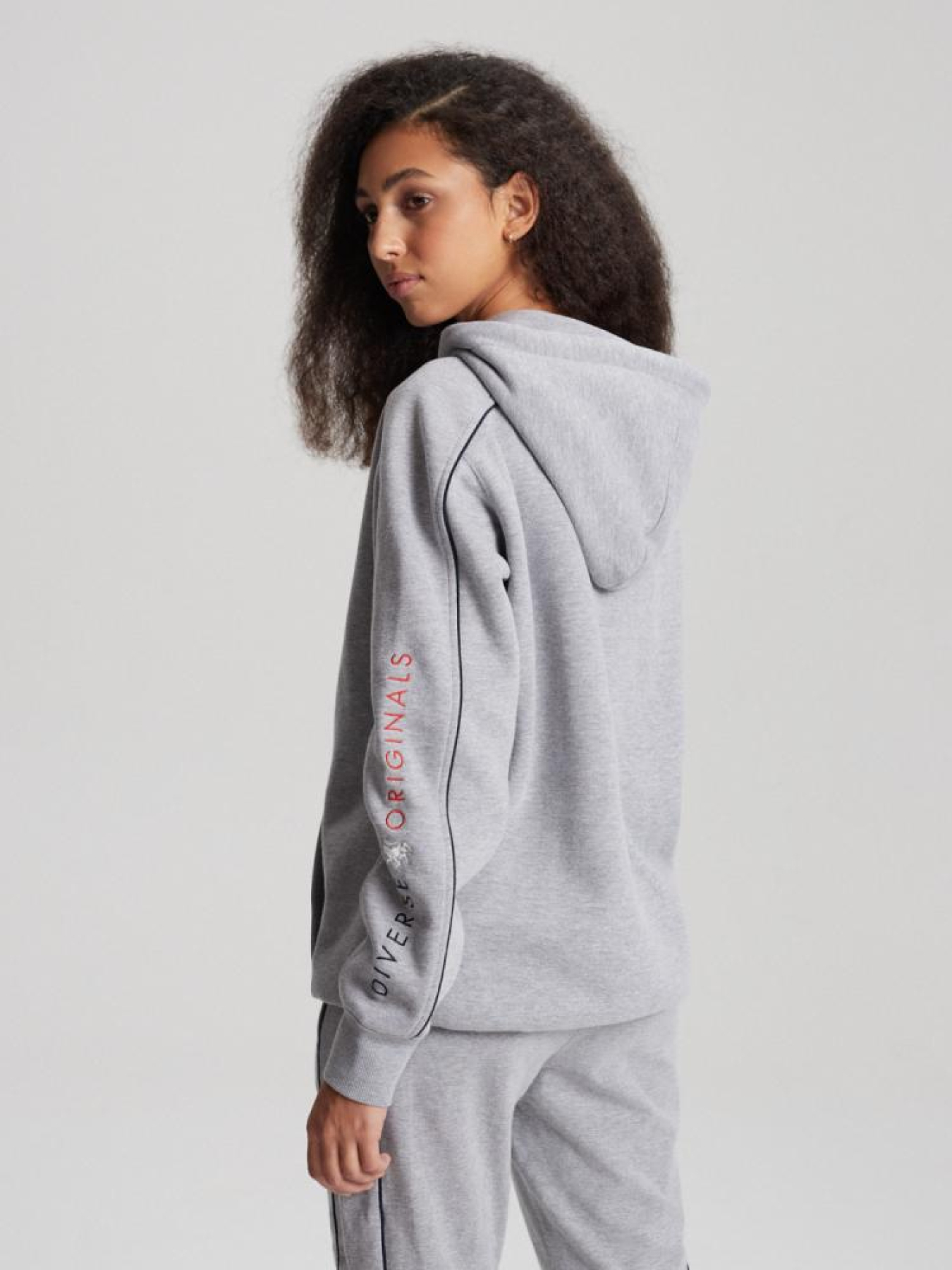 Худи DIVERSE модель 10041154 Фото