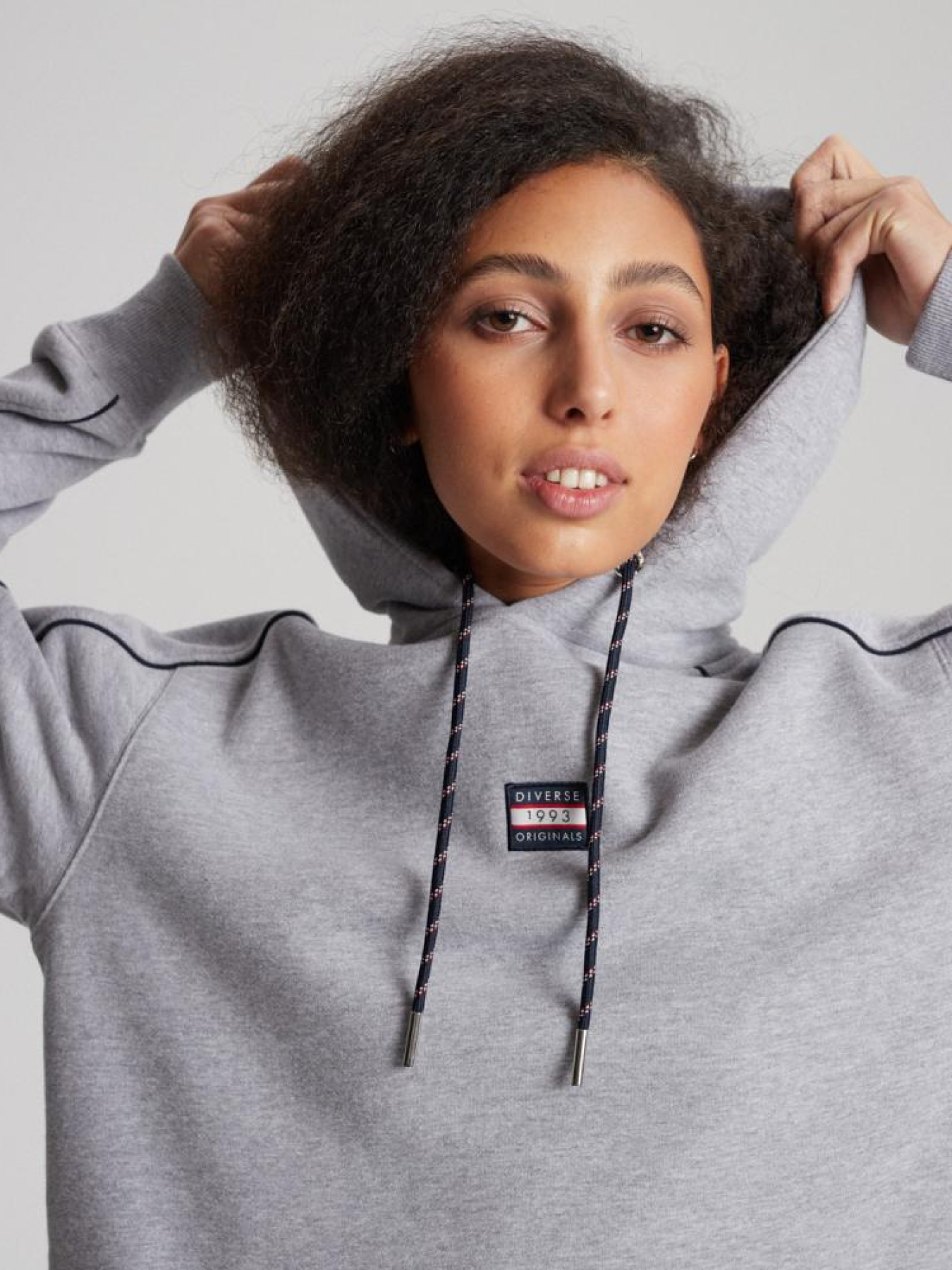 Худи DIVERSE модель 10041154 Худи DIVERSE модель 10041154 Фото