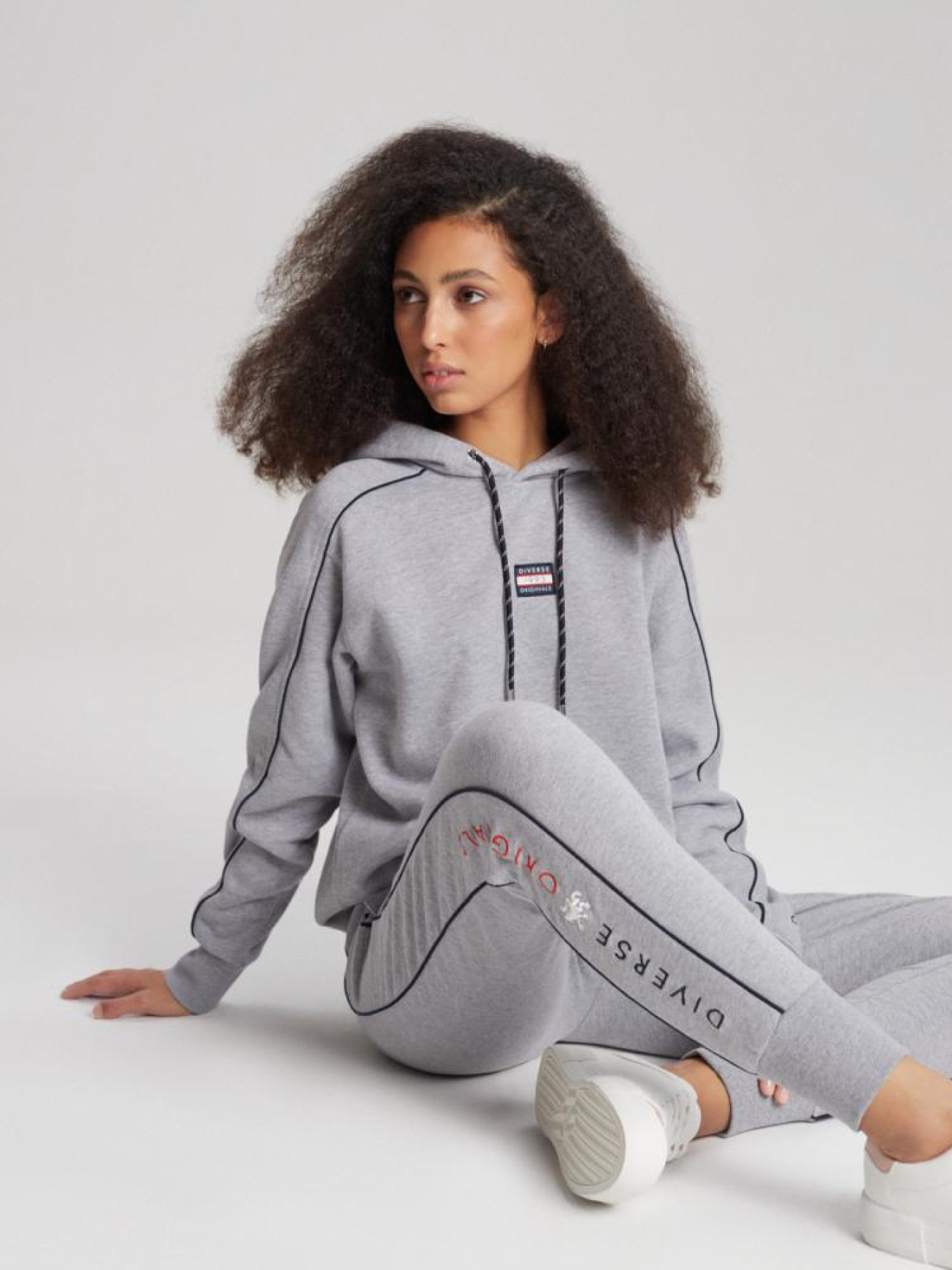 Худи DIVERSE модель 10041154 Худи DIVERSE модель 10041154 Фото