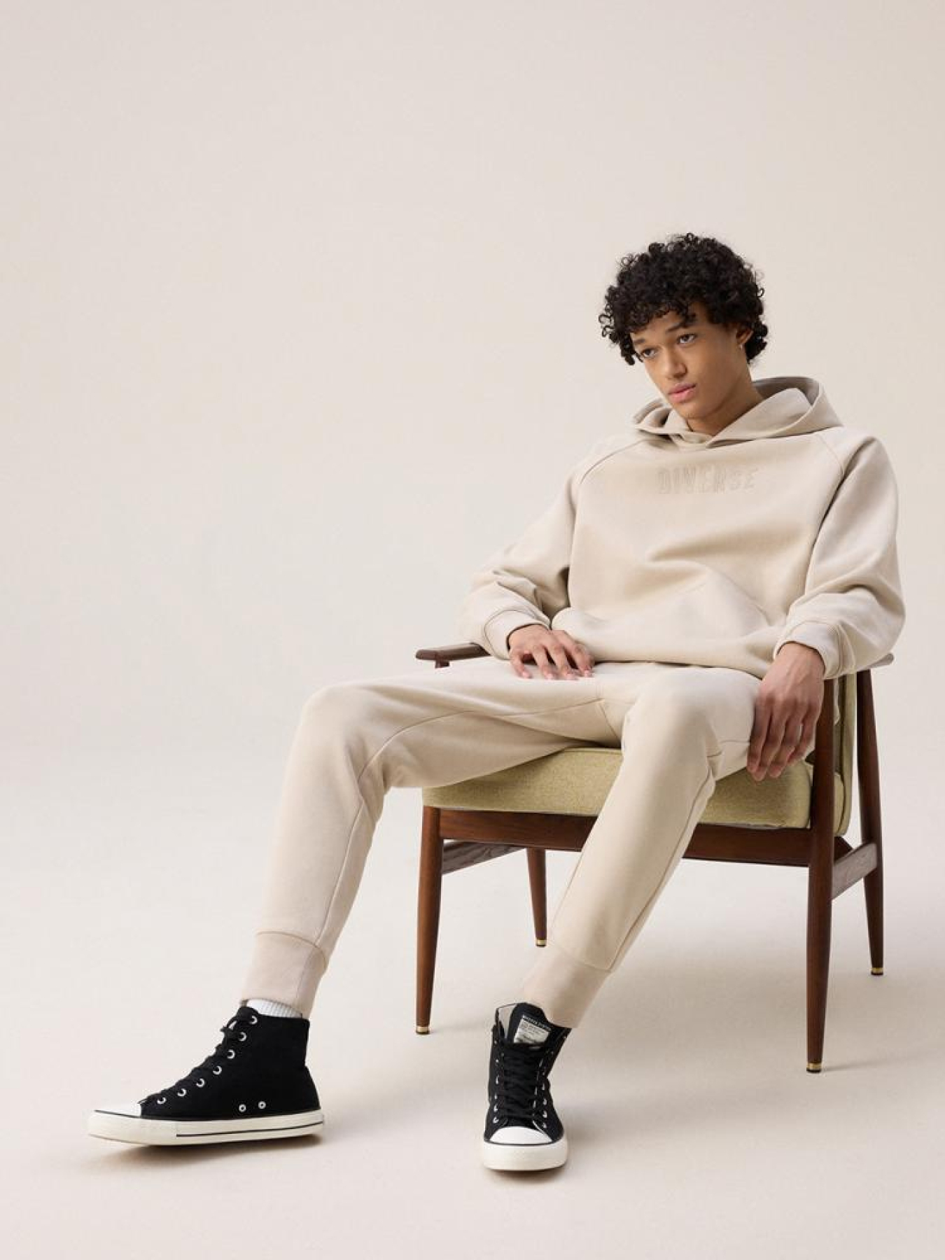 Худи DIVERSE модель 10041182 Фото