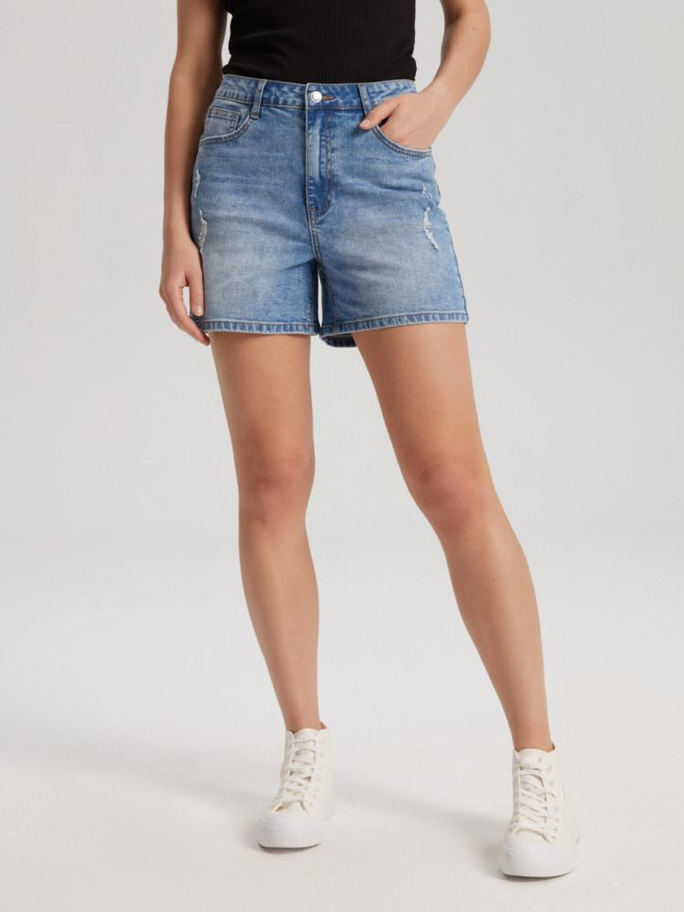 Шорти джинсові DIVERSE модель 10042255 Фото