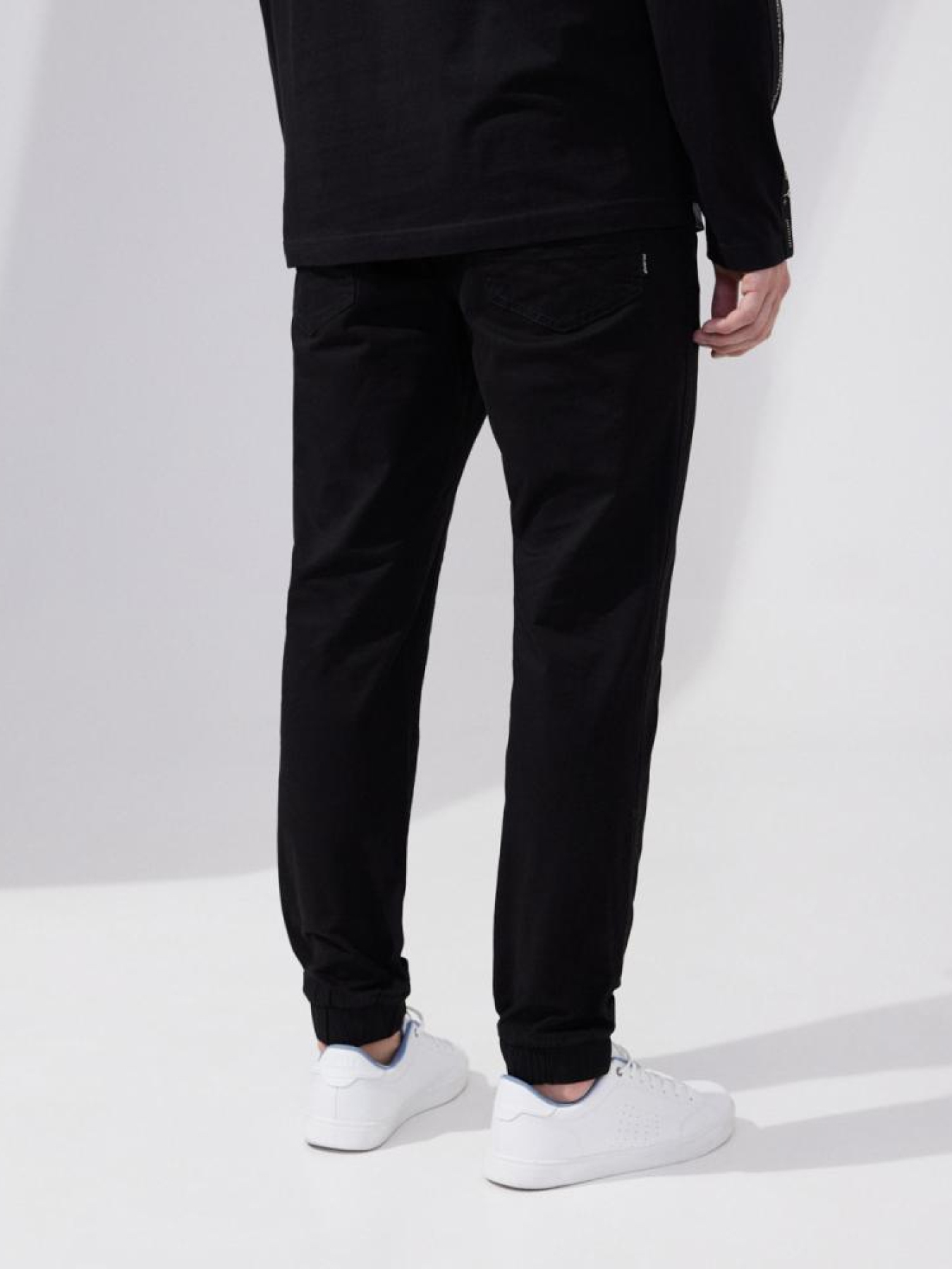 Джоггеры DIVERSE модель 10042623 Джоггеры DIVERSE модель 10042623 Фото