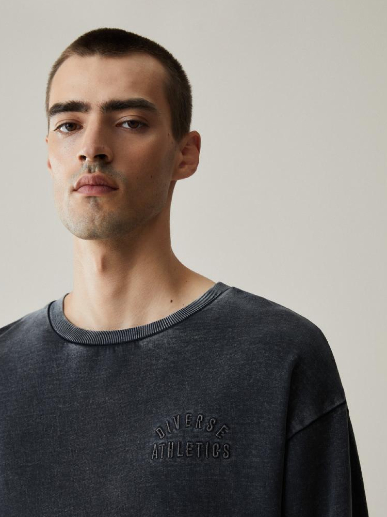 Свитшот DIVERSE модель 10042833 Фото