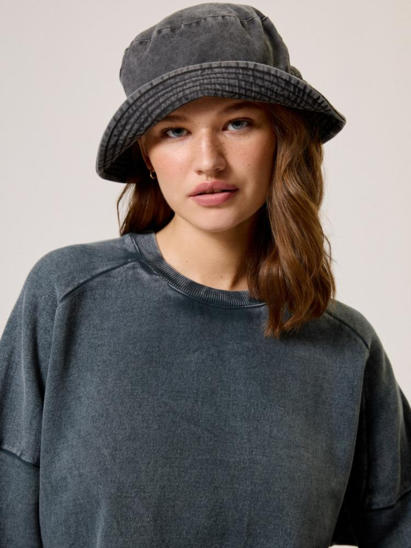 Свитшот DIVERSE модель 10044316 Фото