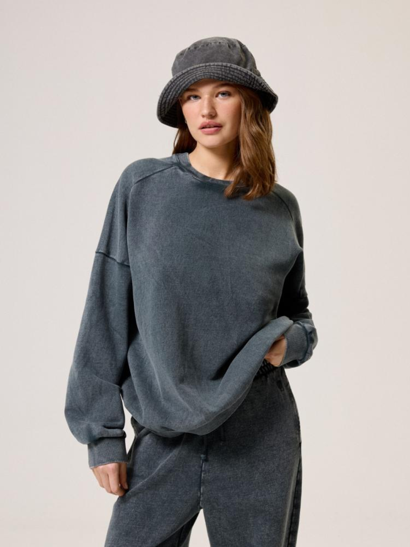 Свитшот DIVERSE модель 10044316 Фото