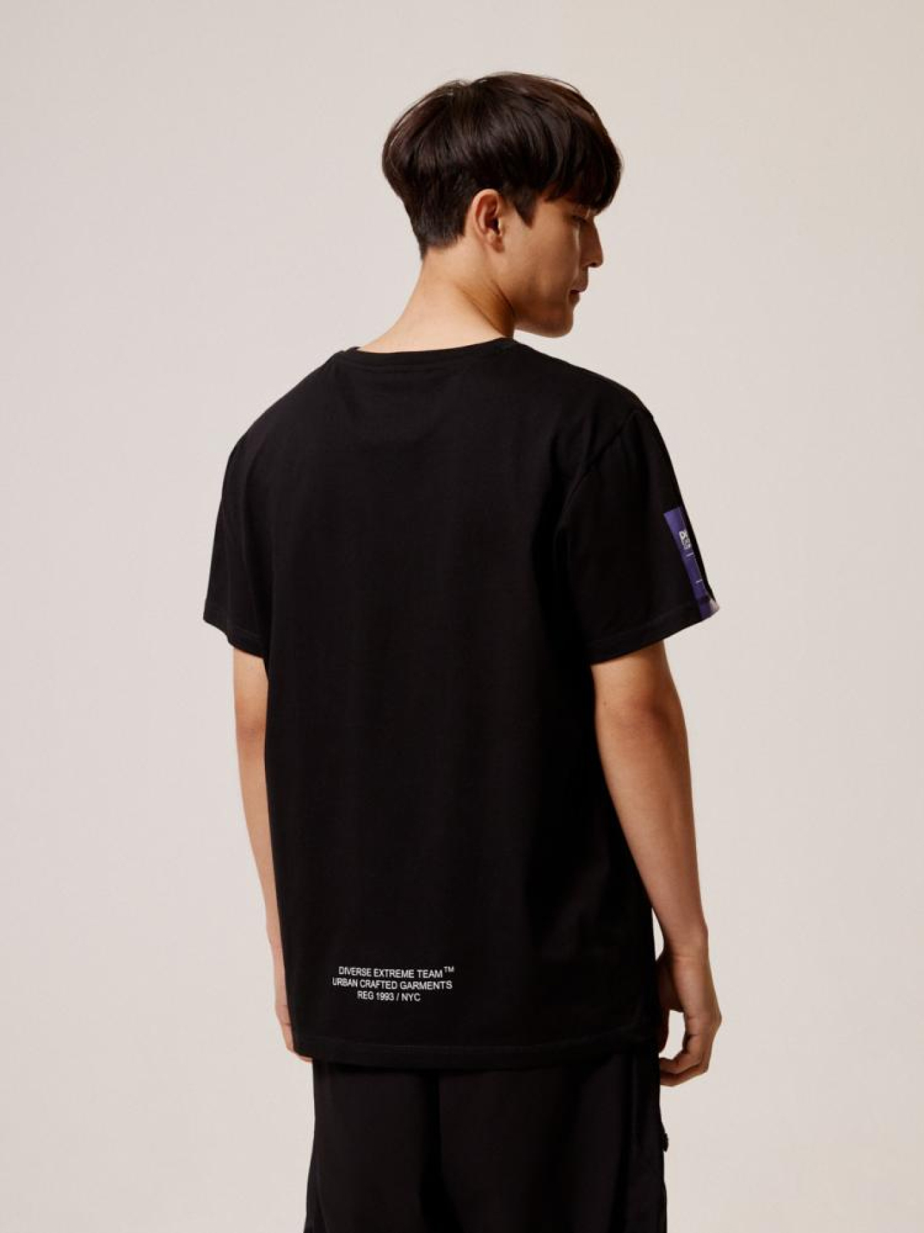 Футболка DIVERSE модель 10044527 Фото