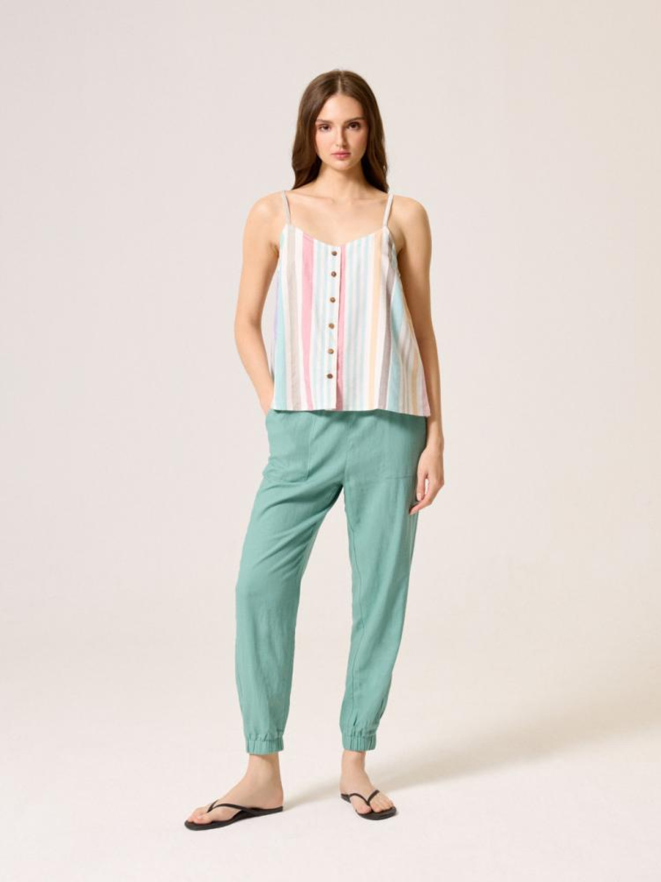 Джогери DIVERSE модель 10044601 Джогери DIVERSE модель 10044601 Фото