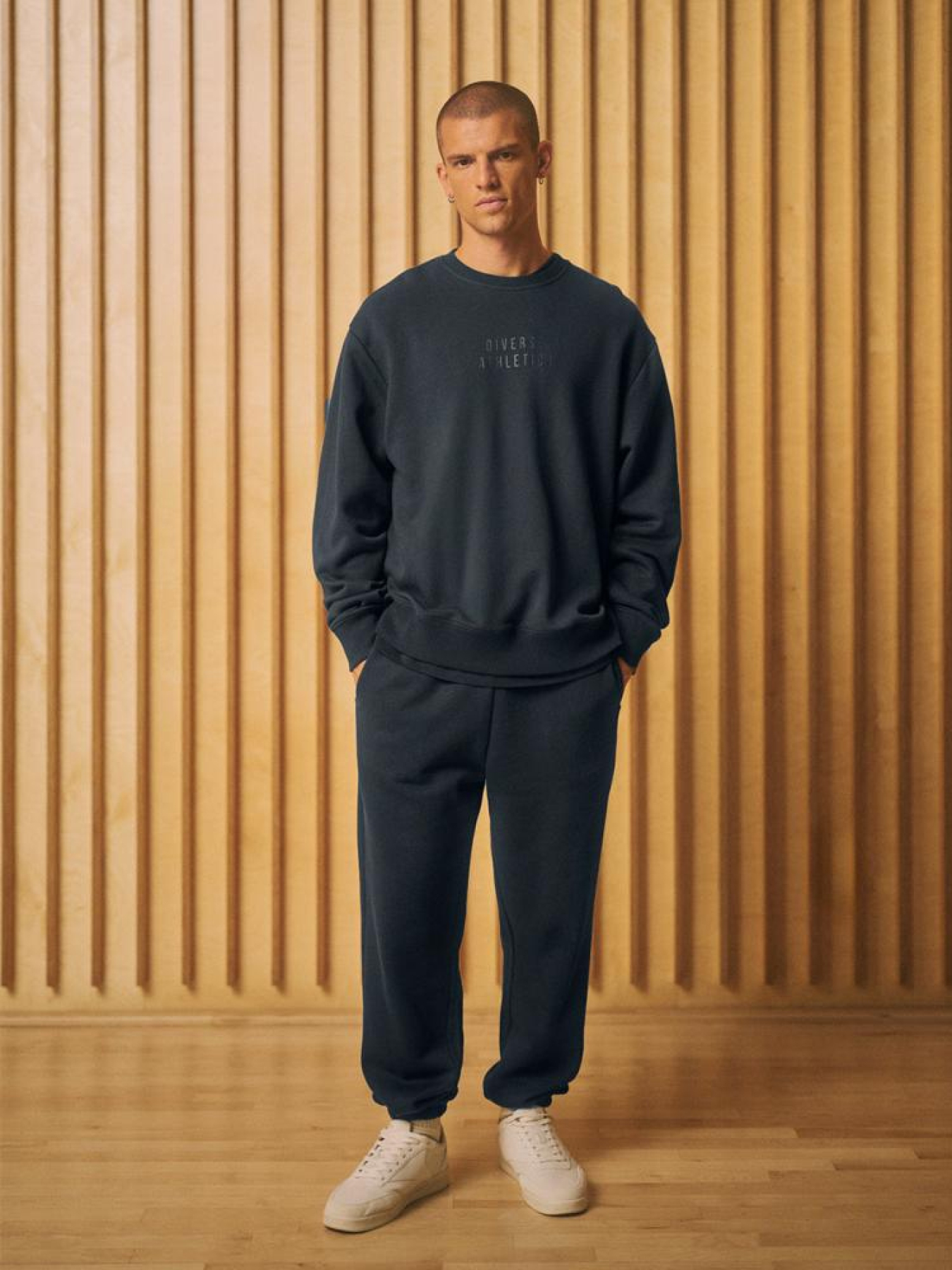 Свитшот DIVERSE модель 10045351 Фото