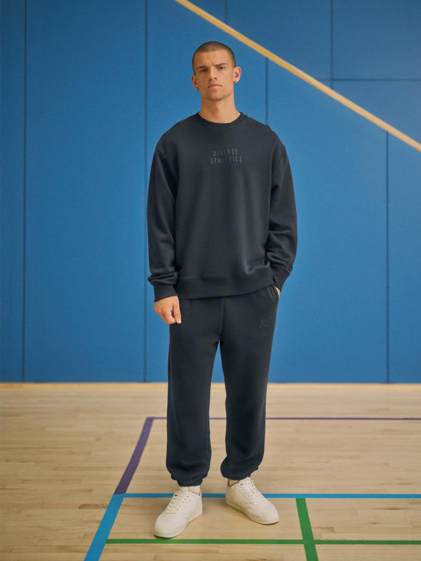 Свитшот DIVERSE модель 10045351 Фото