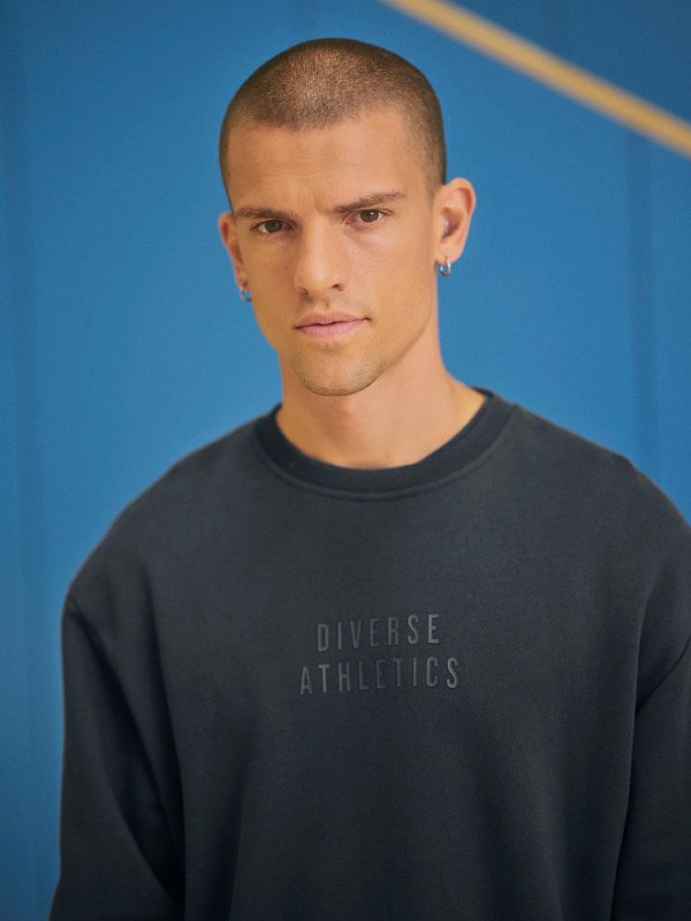 Свитшот DIVERSE модель 10045351 Фото