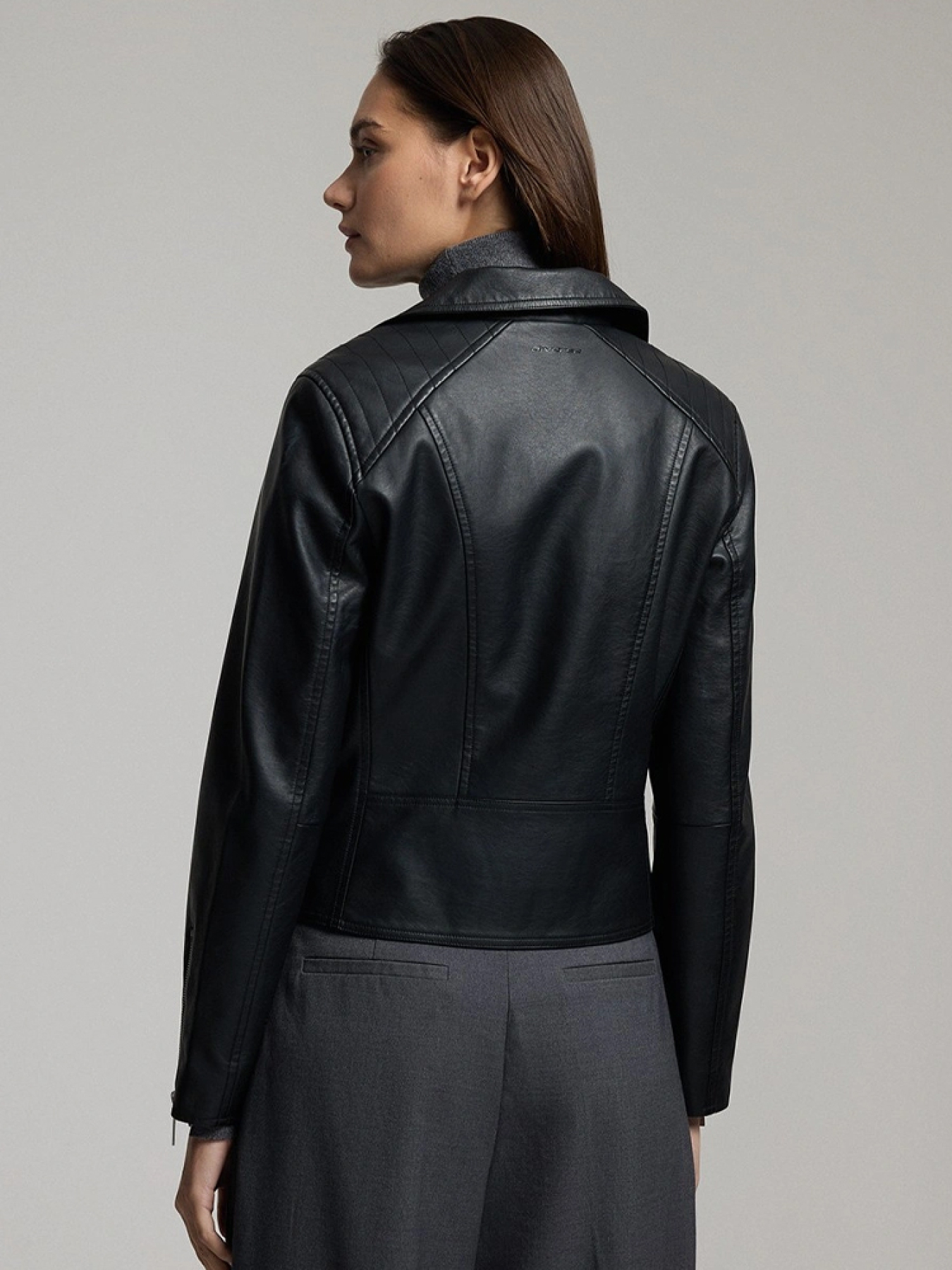 Демисезонная куртка DIVERSE модель 10046222 Фото