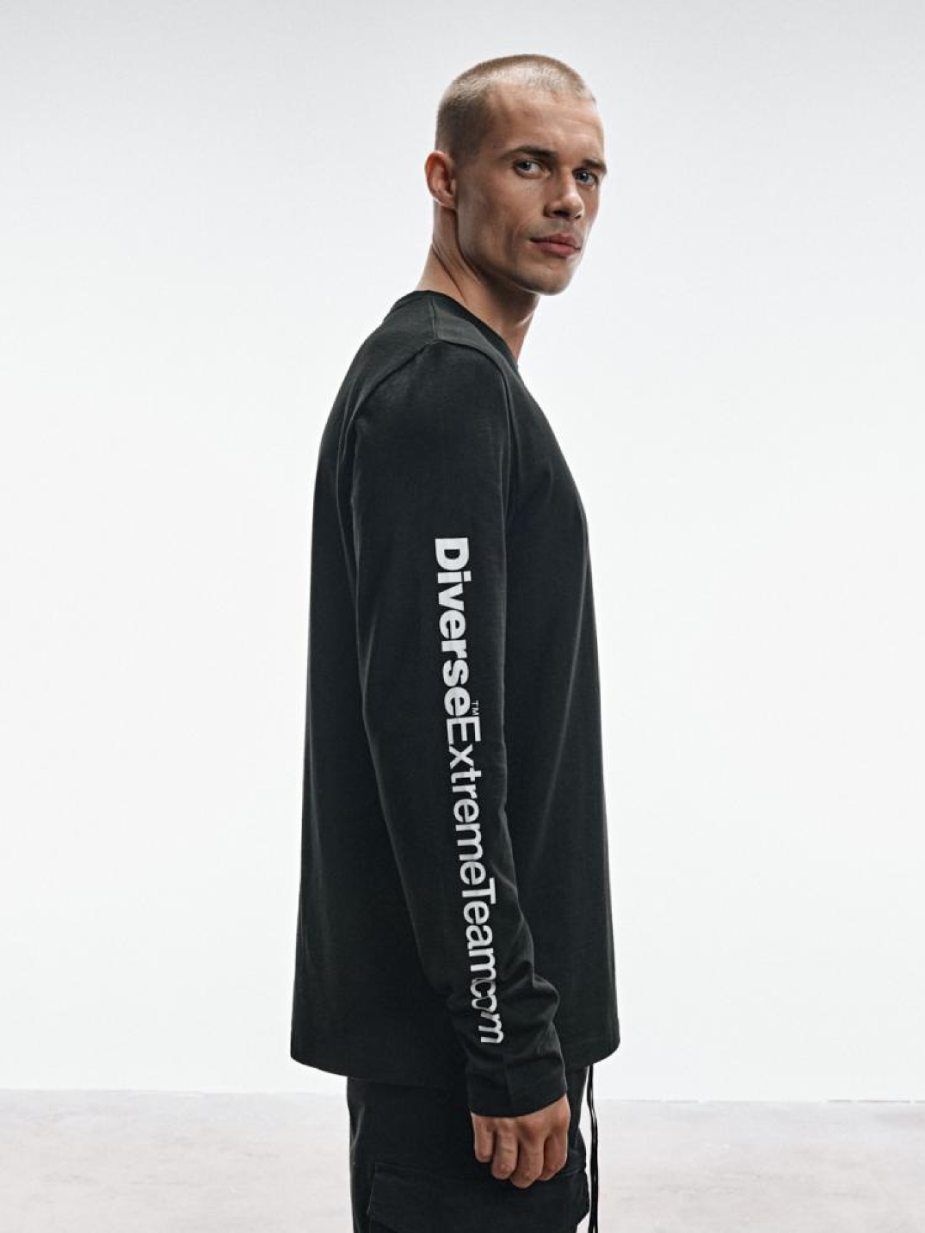 Лонгслив DIVERSE модель 10045325 Фото