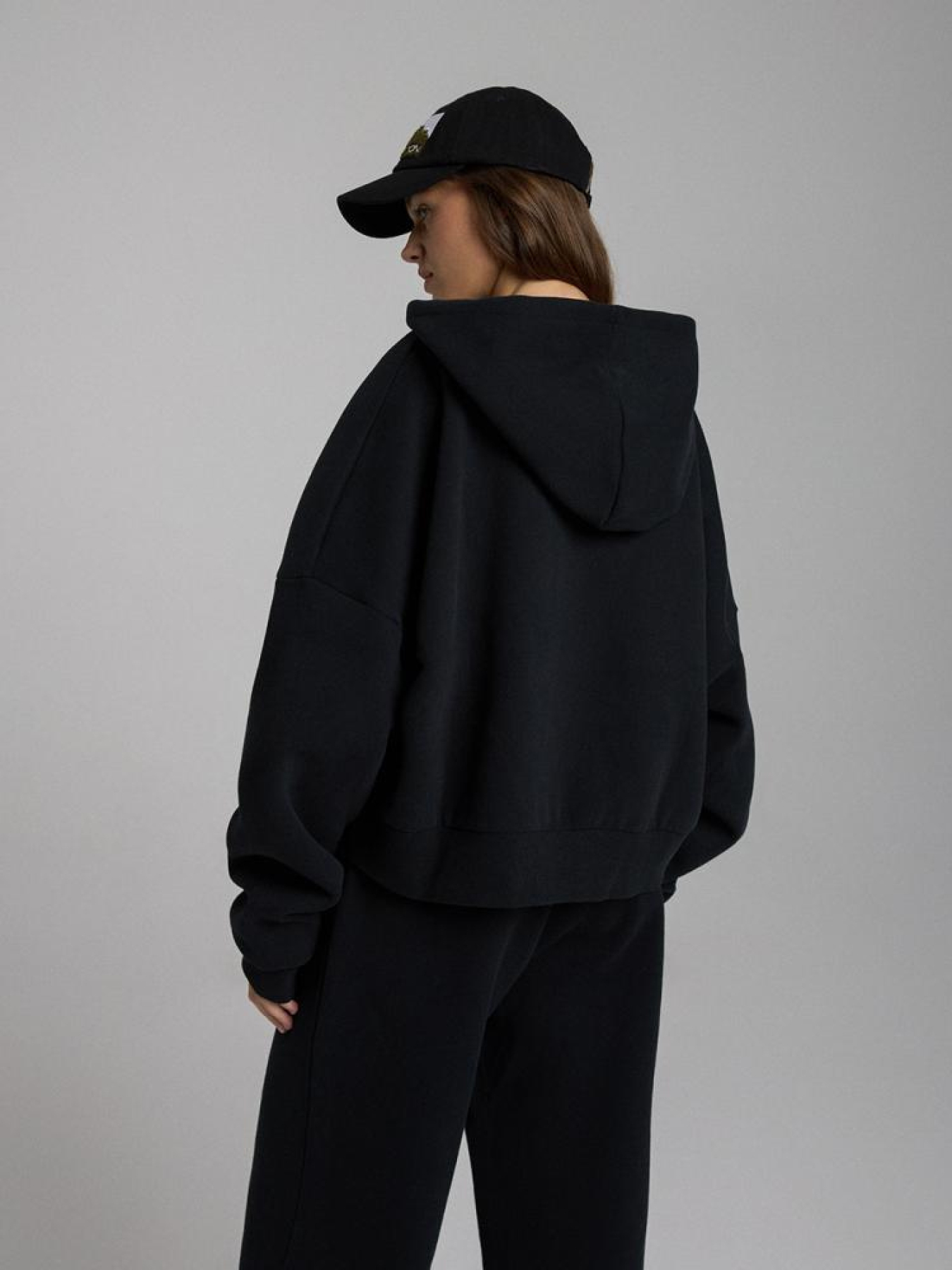 Худи DIVERSE модель 10045840 Худи DIVERSE модель 10045840 Фото