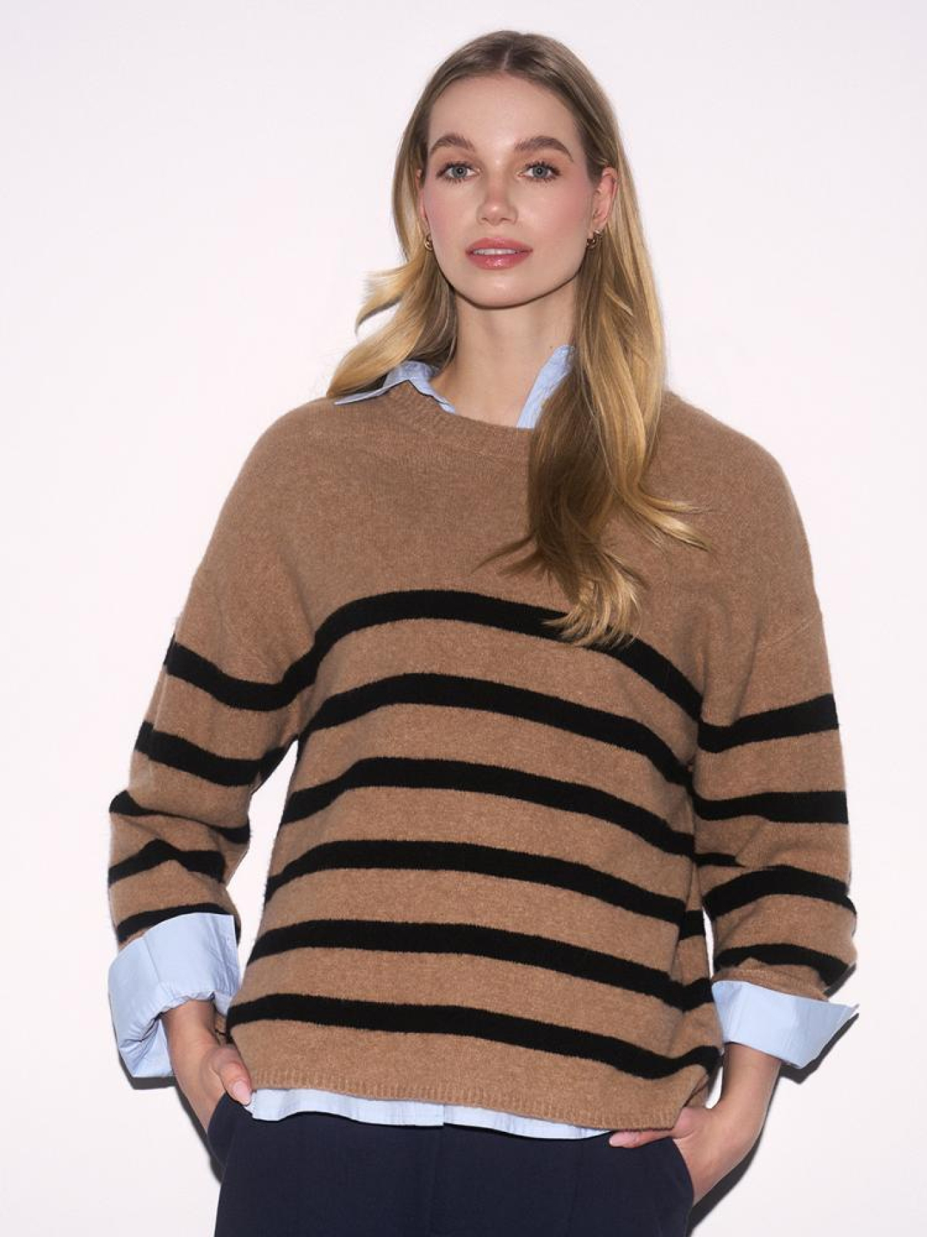 Свитер DIVERSE модель 10046237 Фото