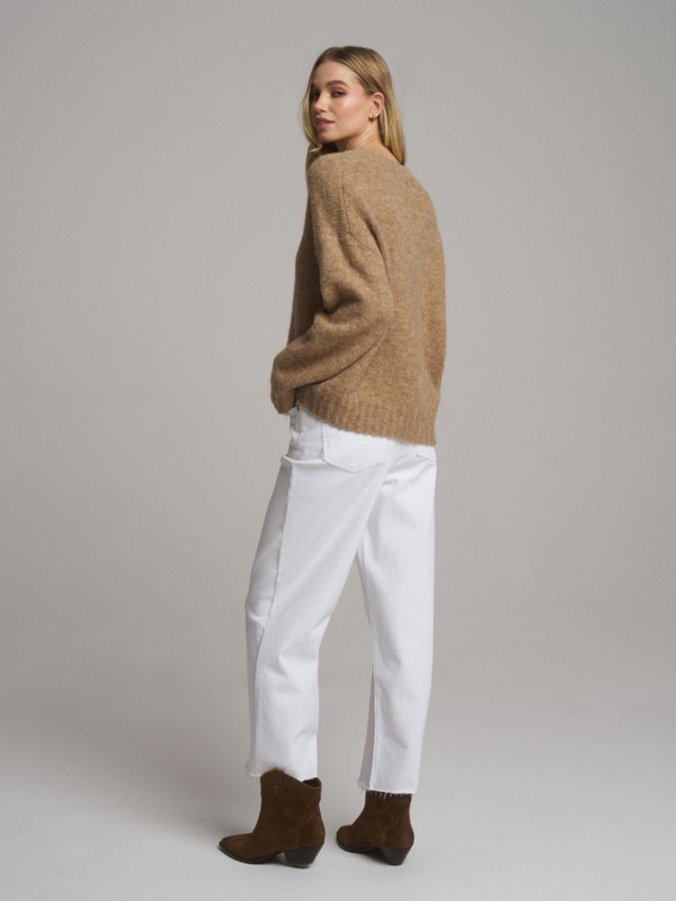 Свитер DIVERSE модель 10046240 Фото