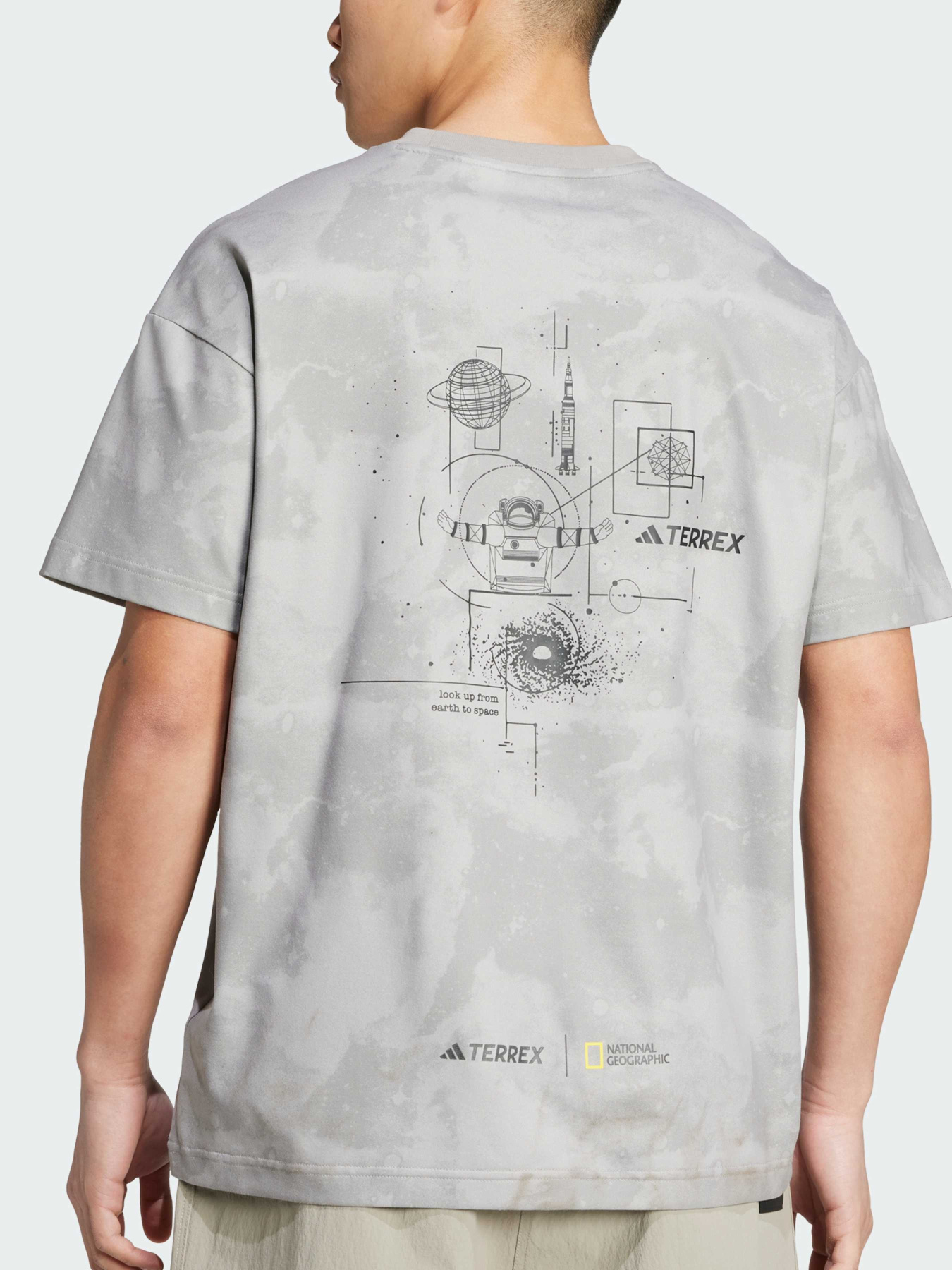 Футболка спортивная Adidas модель JD5958 Фото