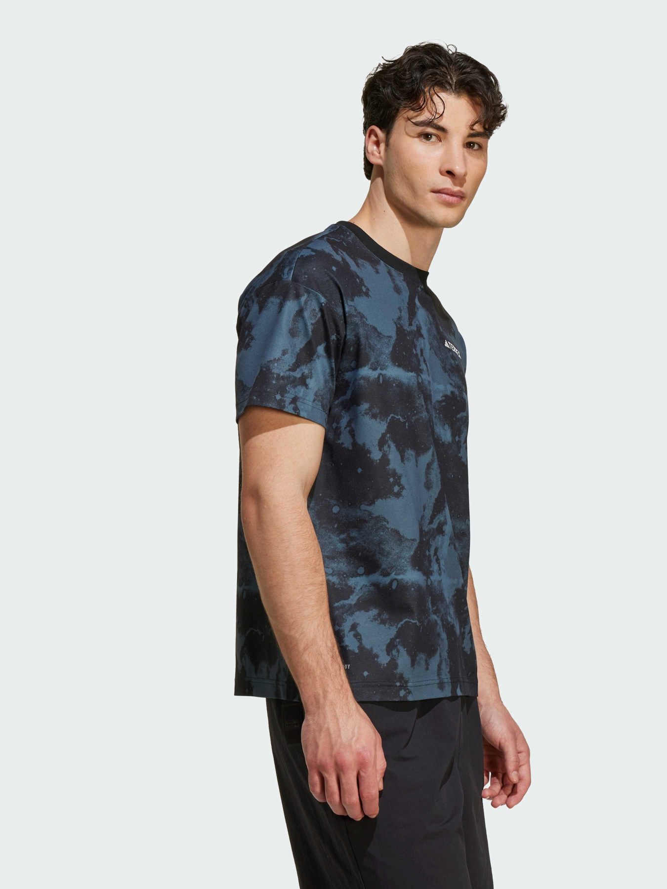 Футболка спортивная Adidas модель JD5959 Фото