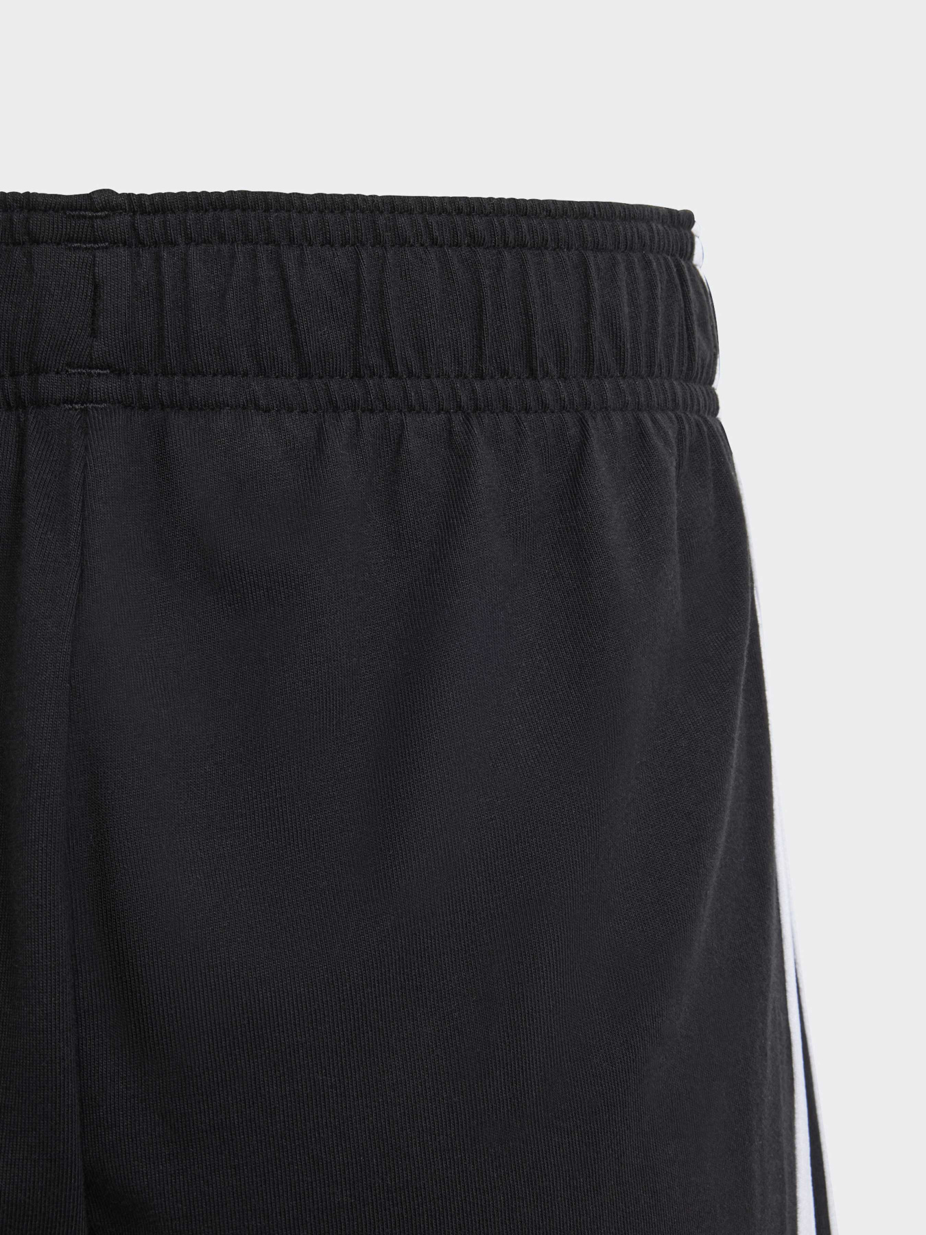 Повседневные шорты Adidas модель HY4714 Фото