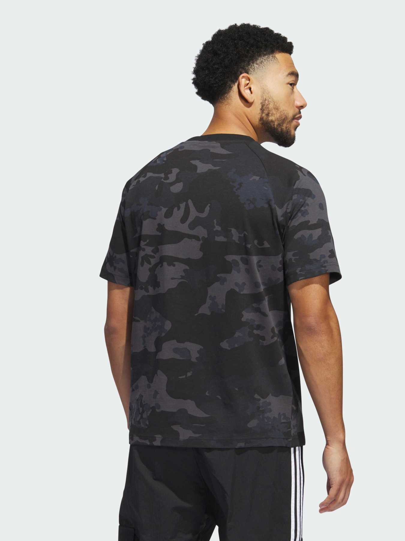 Футболка Adidas Graphics модель IS2892 Фото