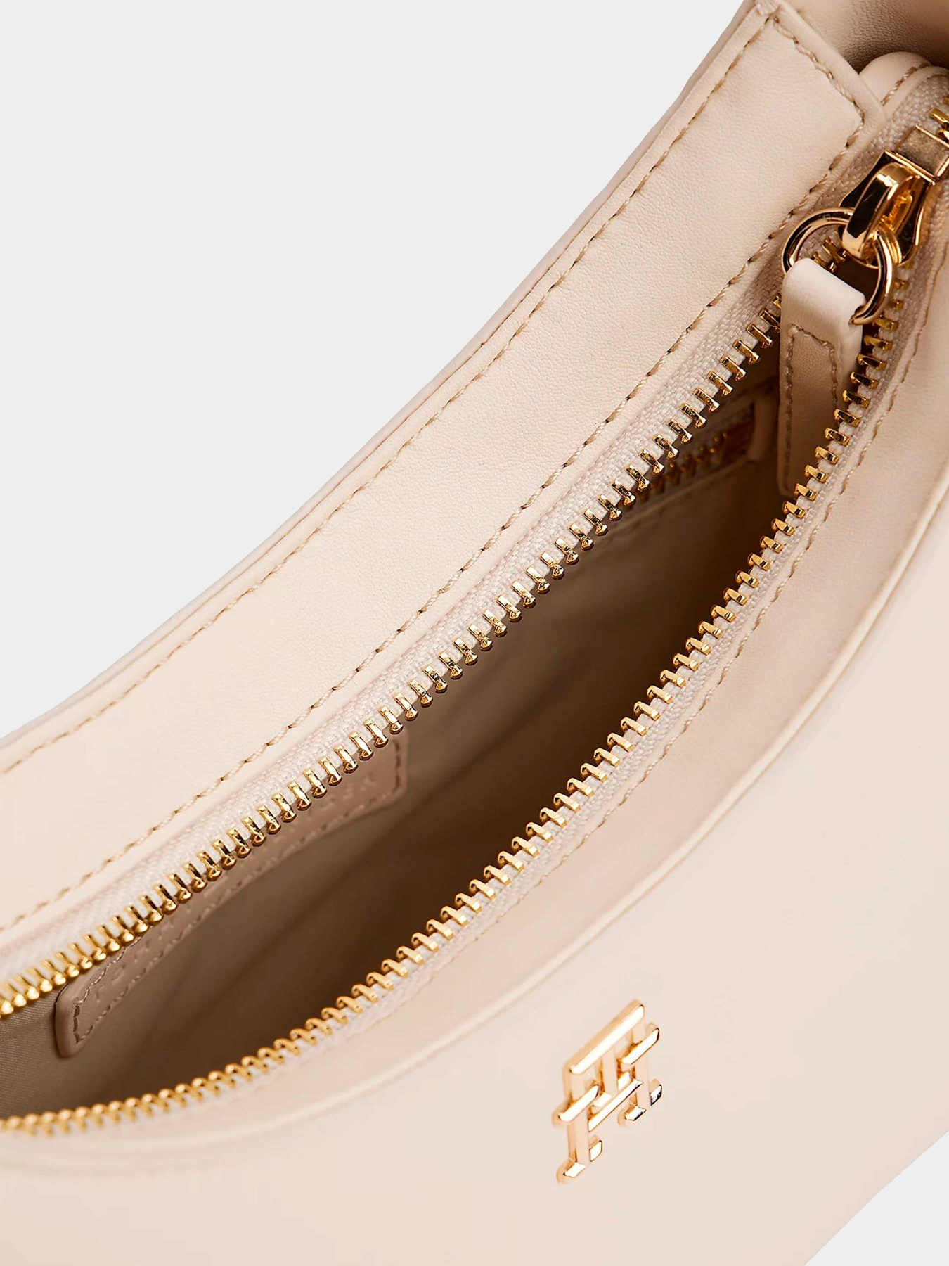 Сумки Tommy Hilfiger модель AW0AW17226-AA8 Фото