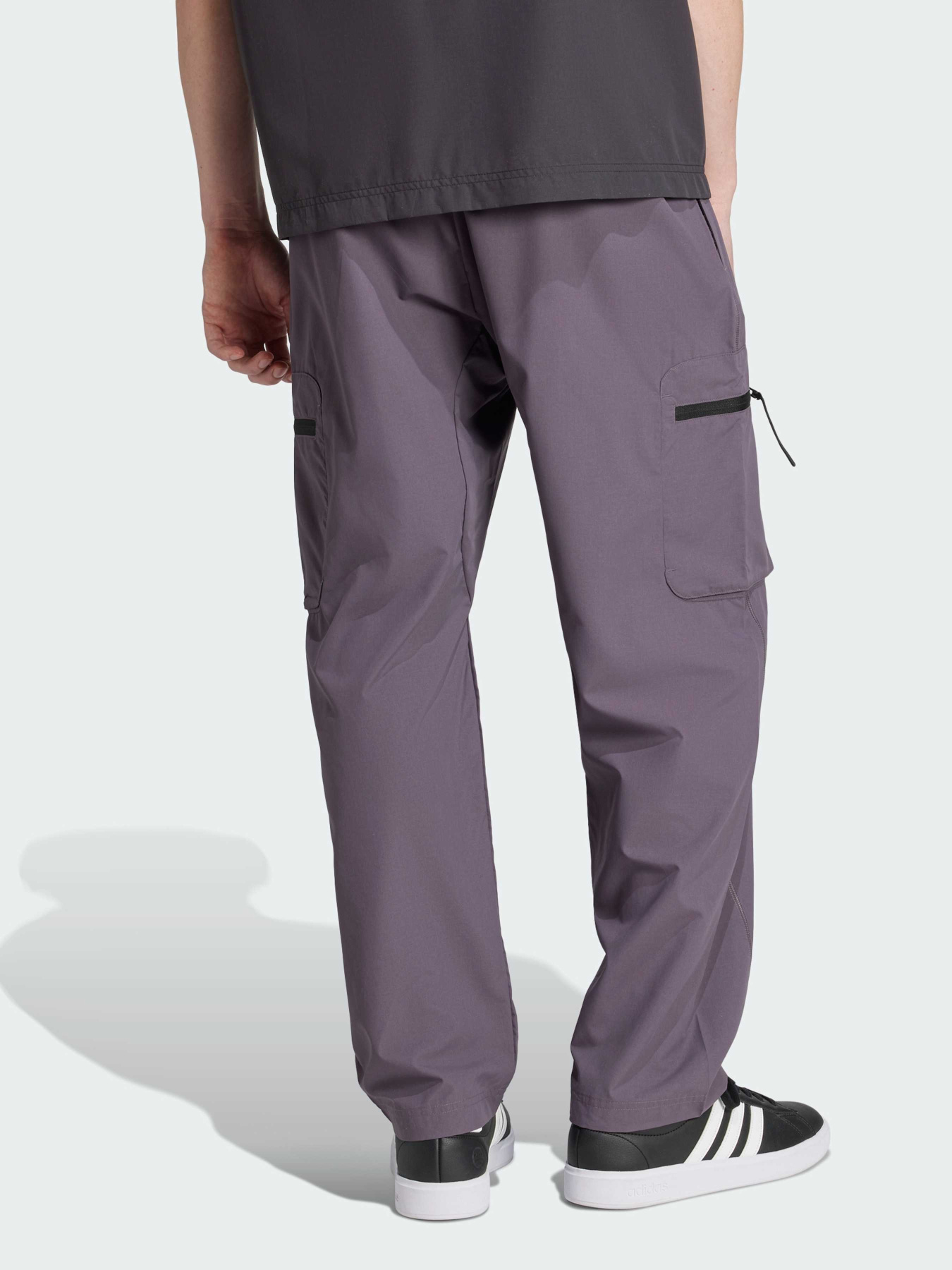 Повседневные штаны Adidas модель JF3313 Повседневные штаны Adidas модель JF3313 Фото