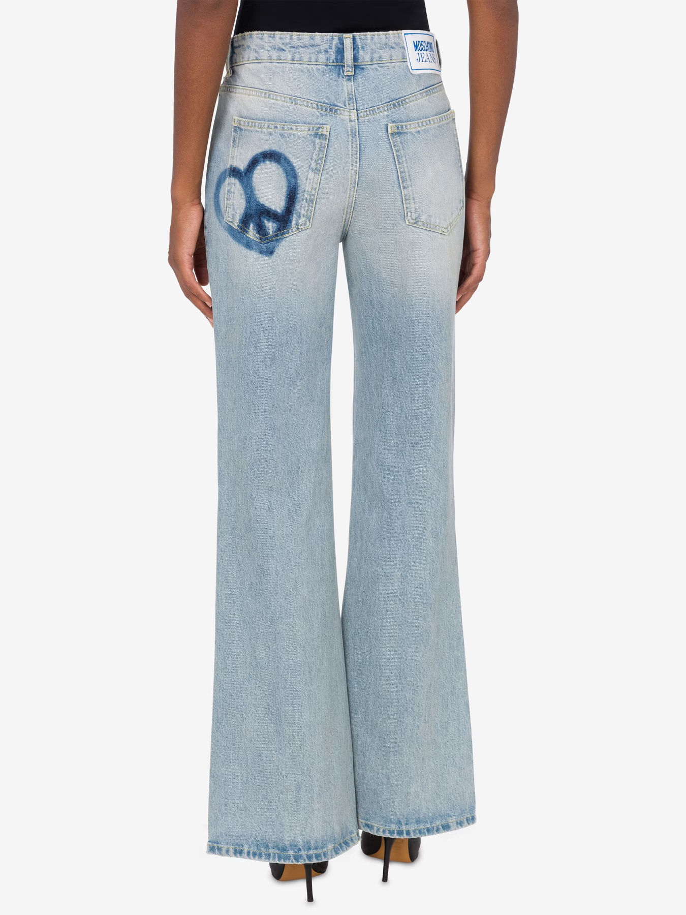 Расклешенные джинсы Moschino модель 242K2A032387201303 Фото