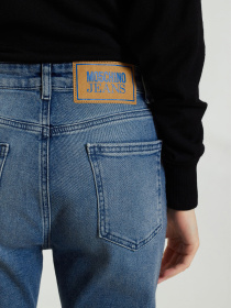 Расклешенные джинсы Moschino модель 242K2A030987211343 Фото