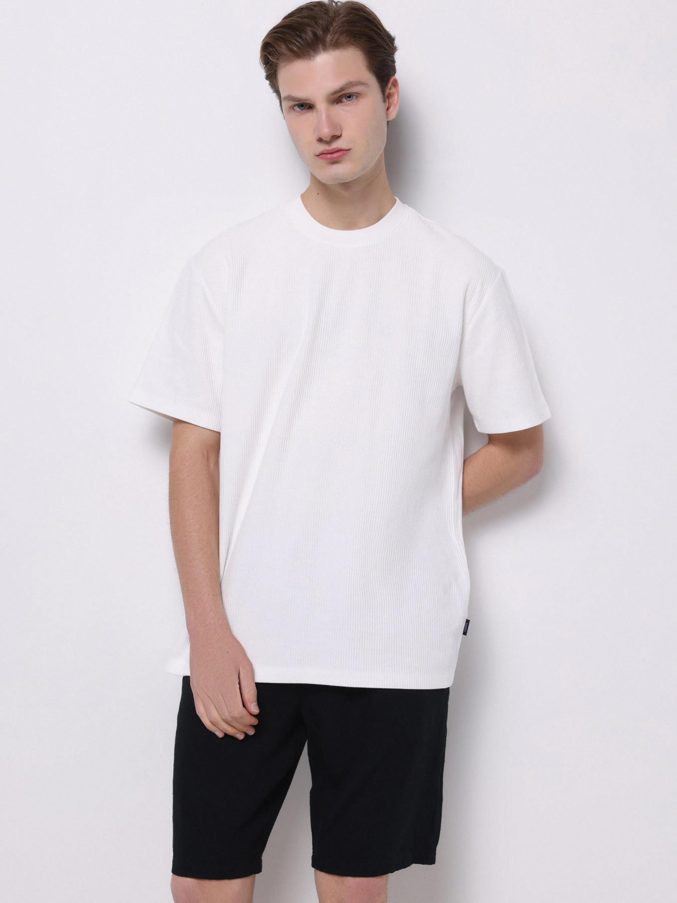 Футболки и поло Colin’s модель CL1074129_Q1.V1_WHT Фото