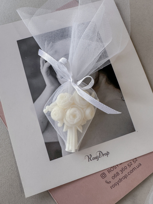 Аромасаше "Букетик в фатине", аромат - Midnight Blackberry (Полночная ежевика), натуральный оливковый воск Candle Design модель 220.0010 Фото