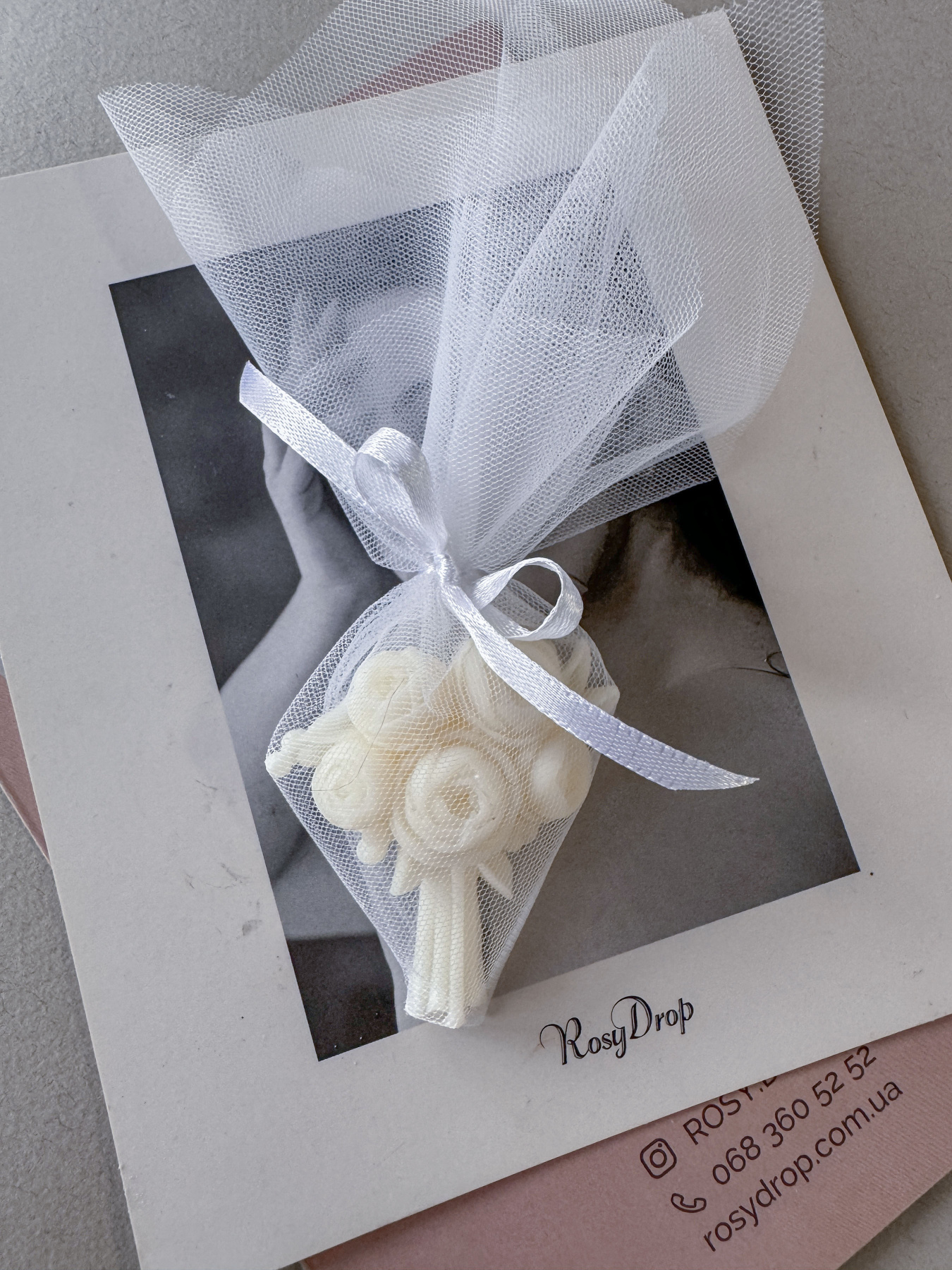 Ароматичне саше "Букетик в фатіні", аромат - Midnight Blackberry (Опівнічна ожина), з натурального бджолиного воску Candle Design модель 220.0010 Фото