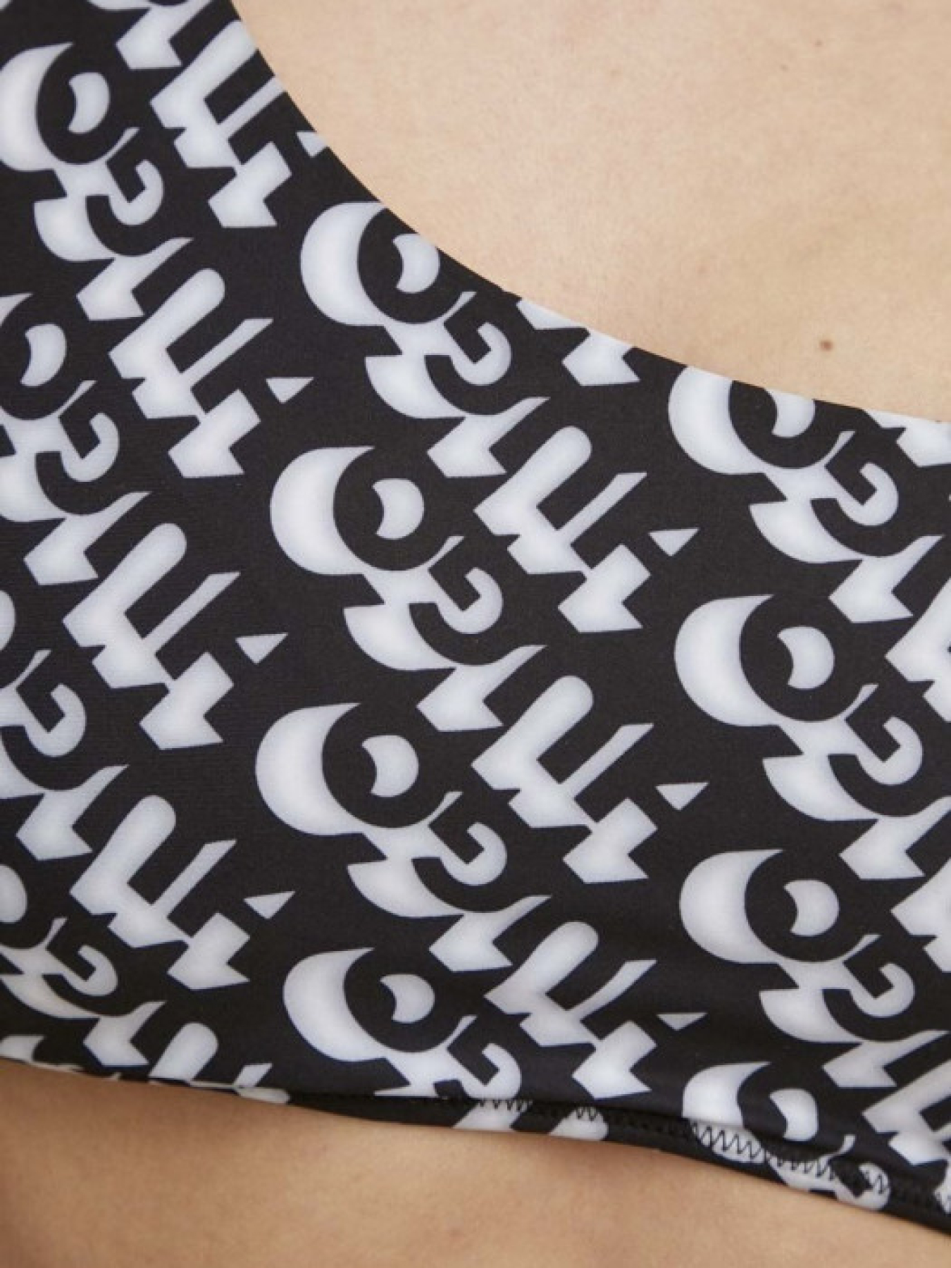 Купальник HUGO модель 4751 Купальник HUGO модель 4751 Фото