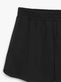 Повседневные шорты Monki модель 76857 Повседневные шорты Monki модель 76857 Фото