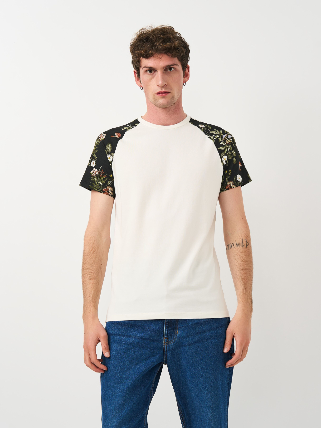 Футболка Monki модель 76874 Фото