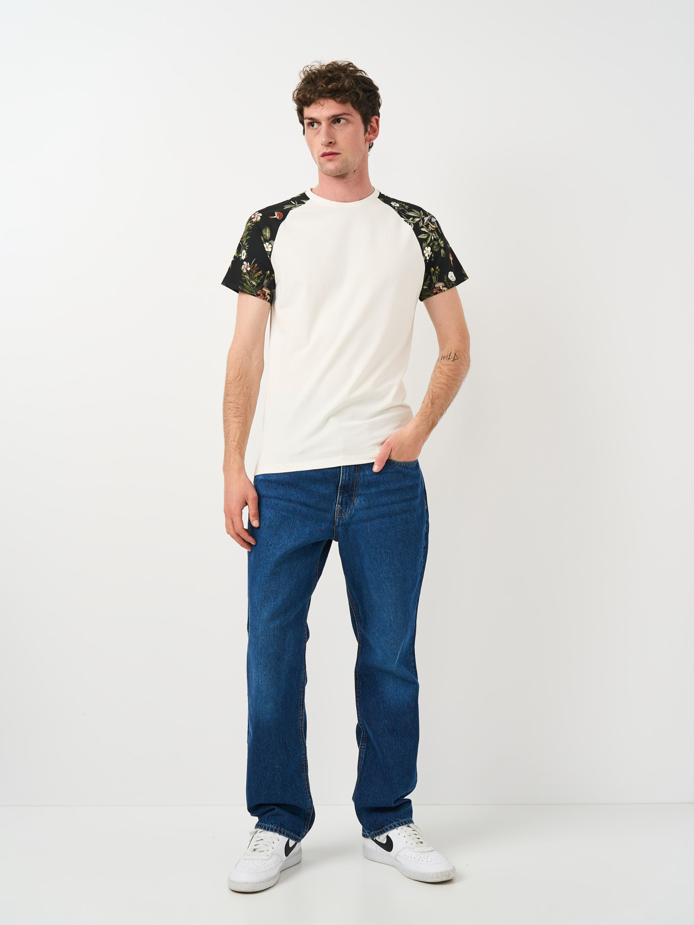 Футболка Monki модель 76874 Фото