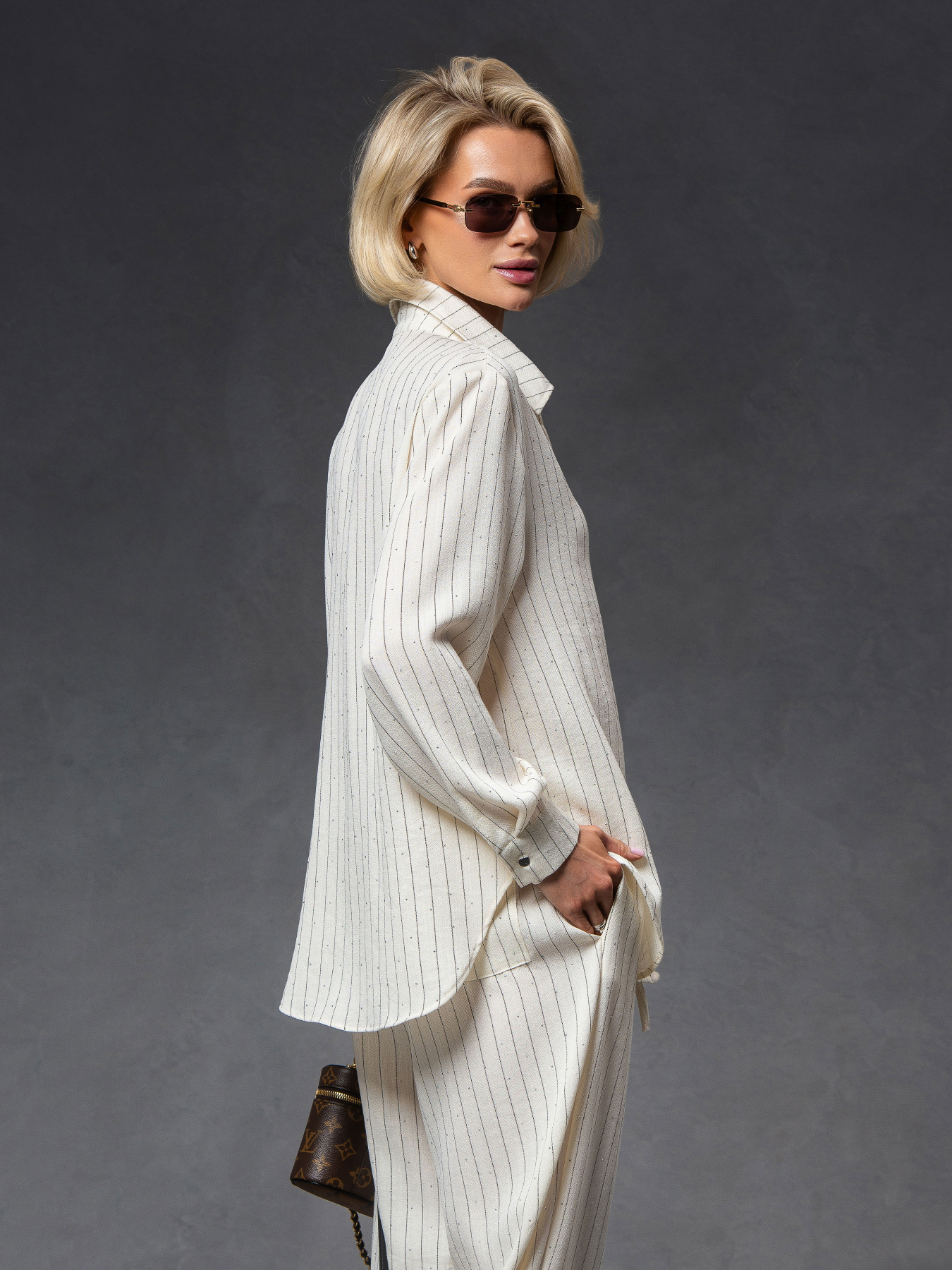 Повседневный костюм VIVA WEAR модель 333-crystal-poloska Повседневный костюм VIVA WEAR модель 333-crystal-poloska Фото