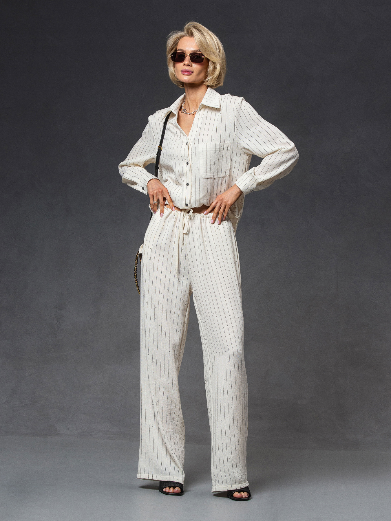 Повседневный костюм VIVA WEAR модель 333-crystal-poloska Повседневный костюм VIVA WEAR модель 333-crystal-poloska Фото