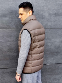 Жилет с утеплителем Sun's House модель SB-25205-brown-kava Фото